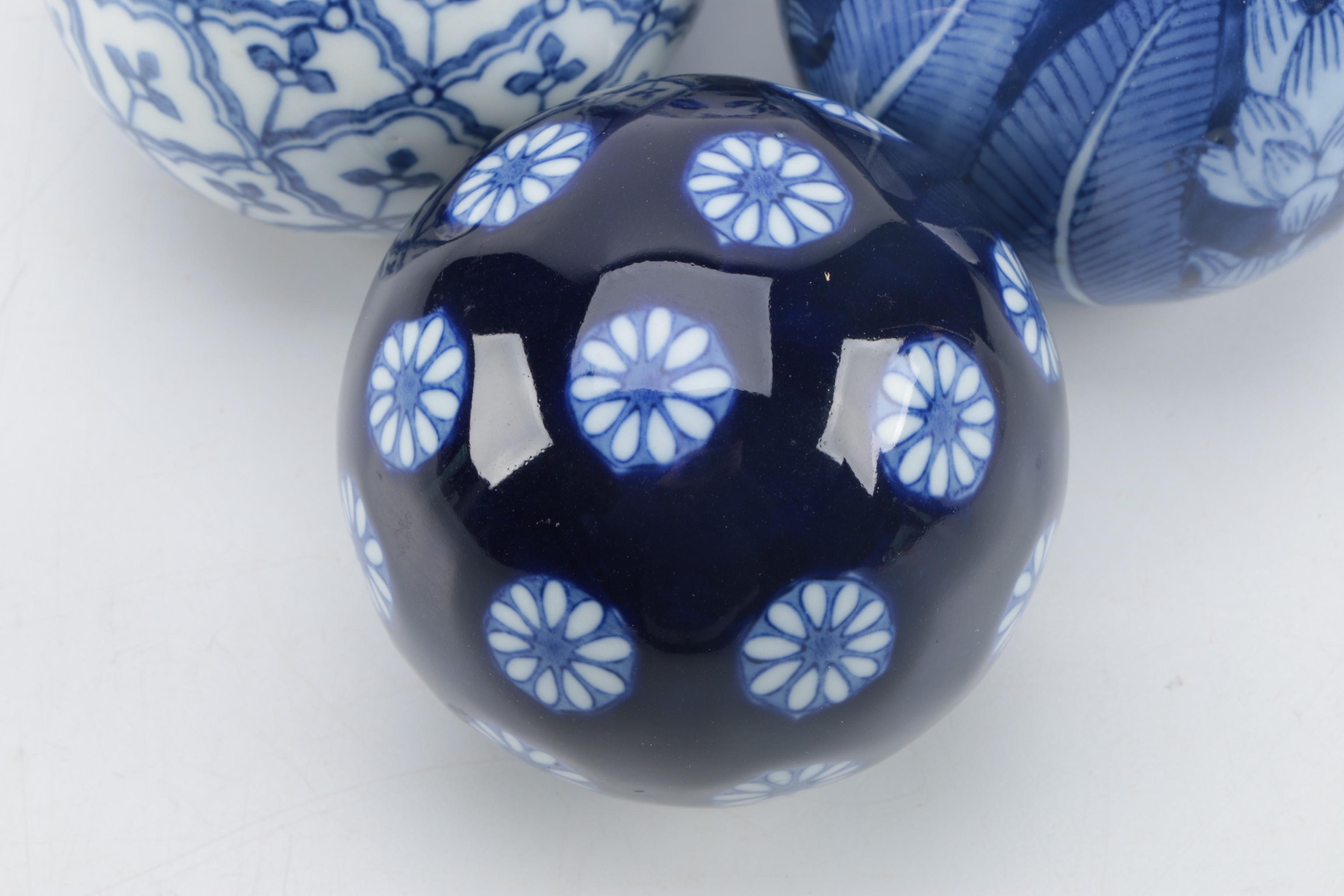 Blue and White Decorative Ceramic Balls