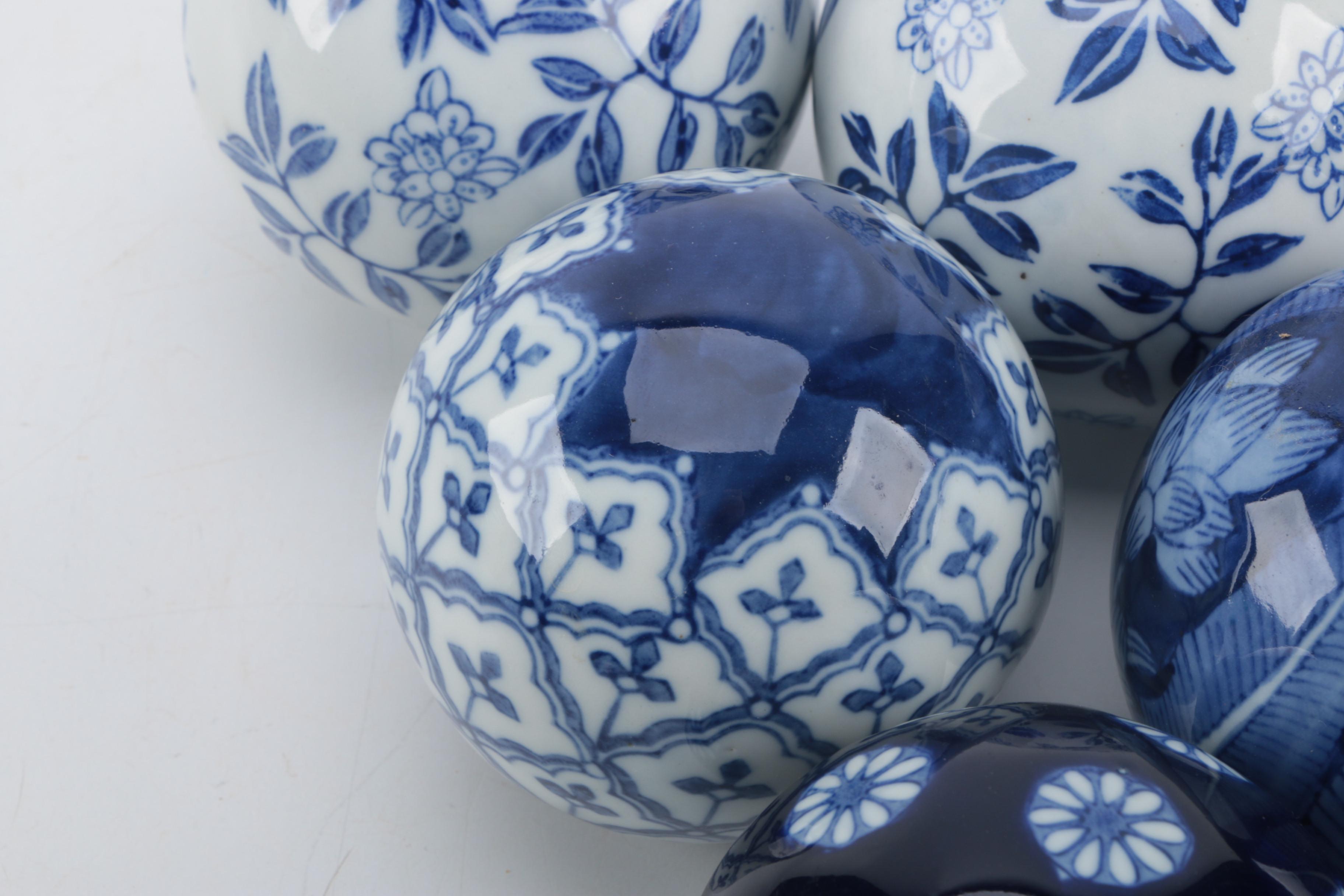 Blue and White Decorative Ceramic Balls