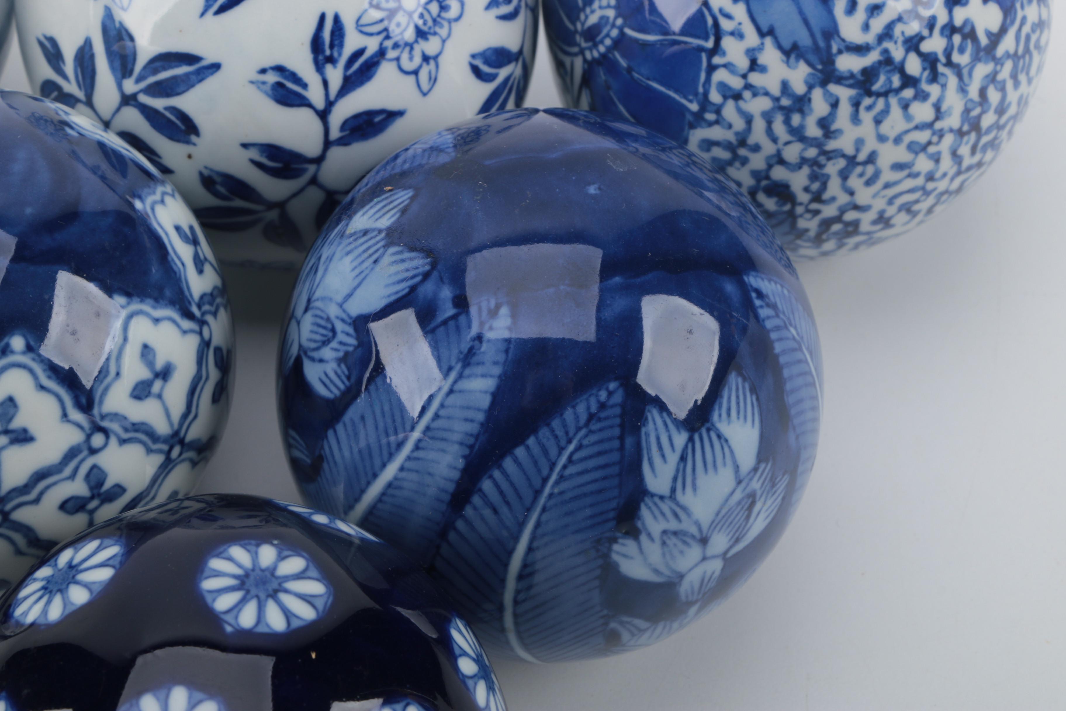 Blue and White Decorative Ceramic Balls