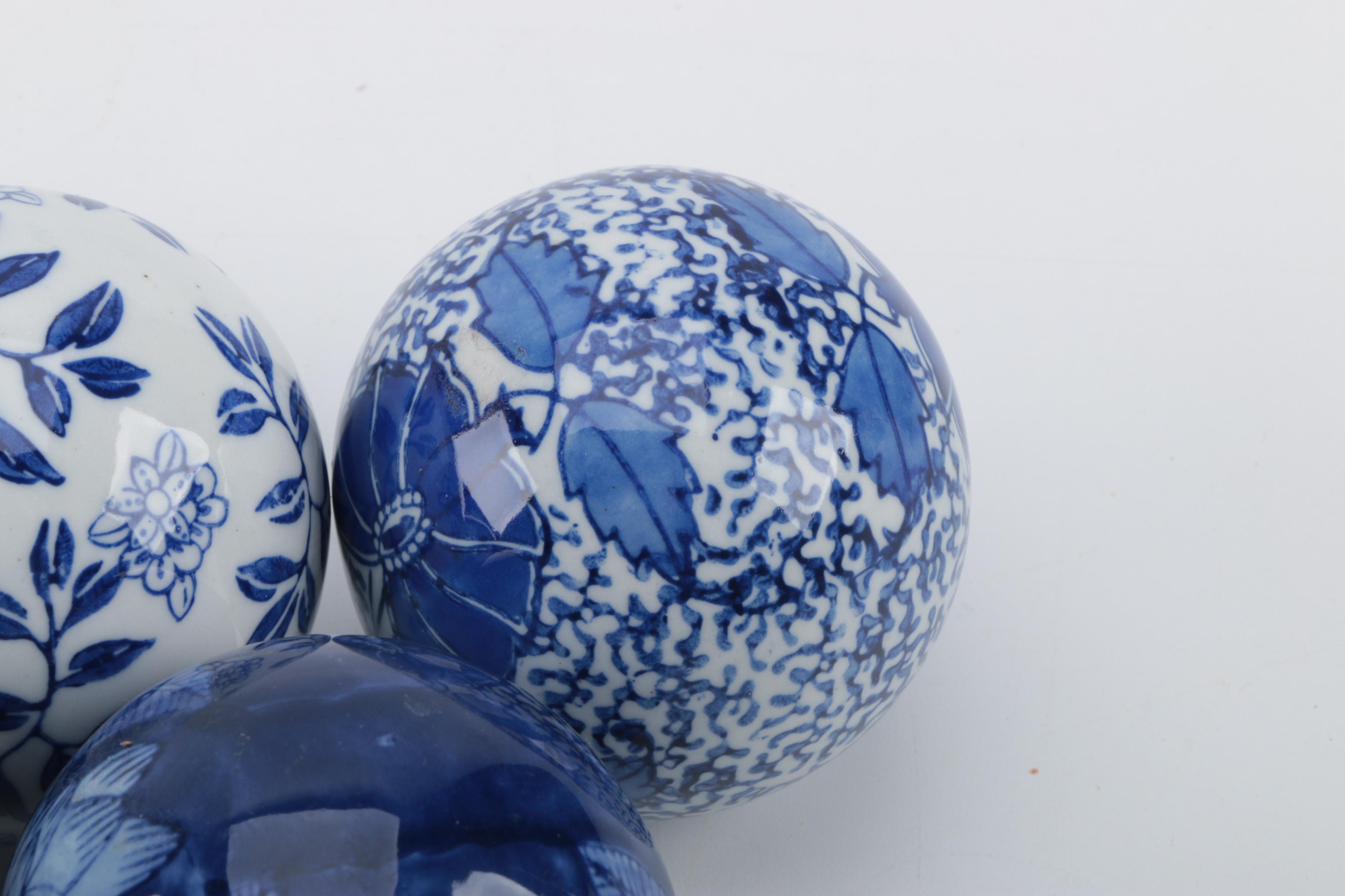 Blue and White Decorative Ceramic Balls
