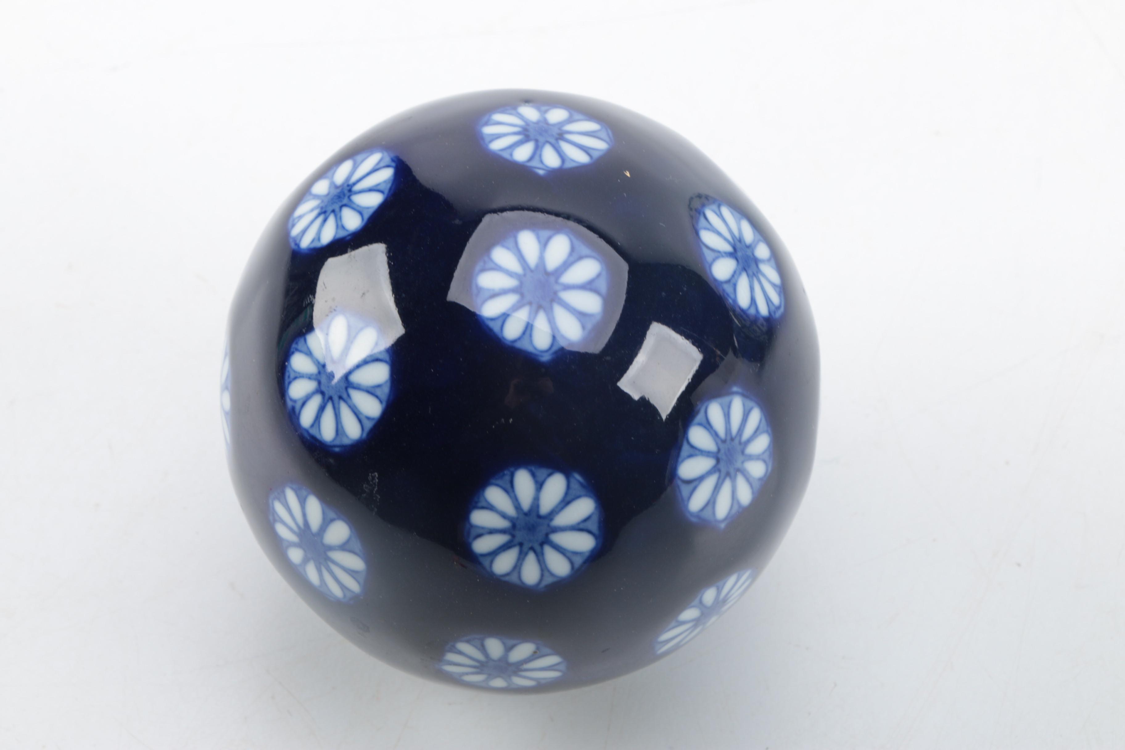 Blue and White Decorative Ceramic Balls