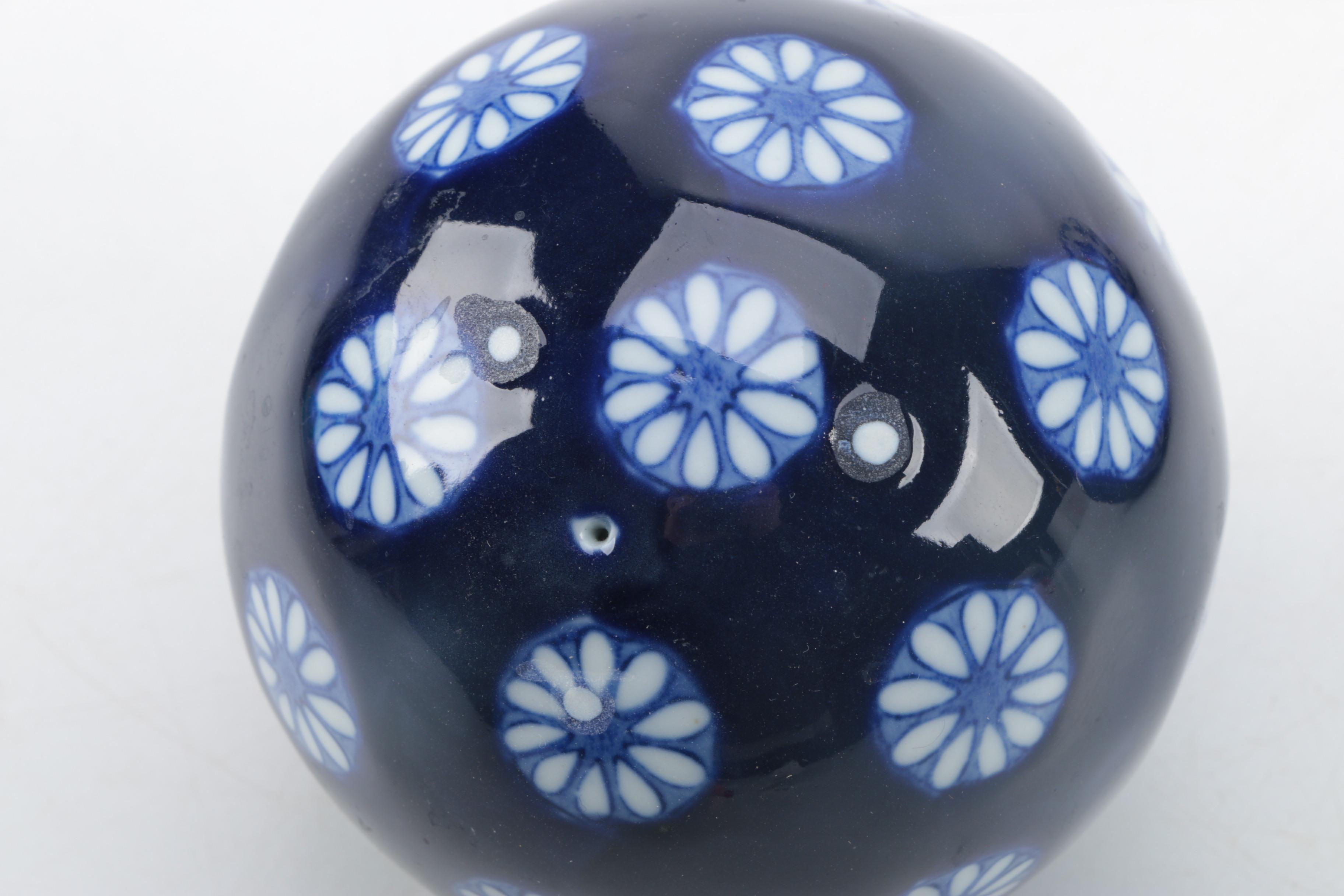 Blue and White Decorative Ceramic Balls