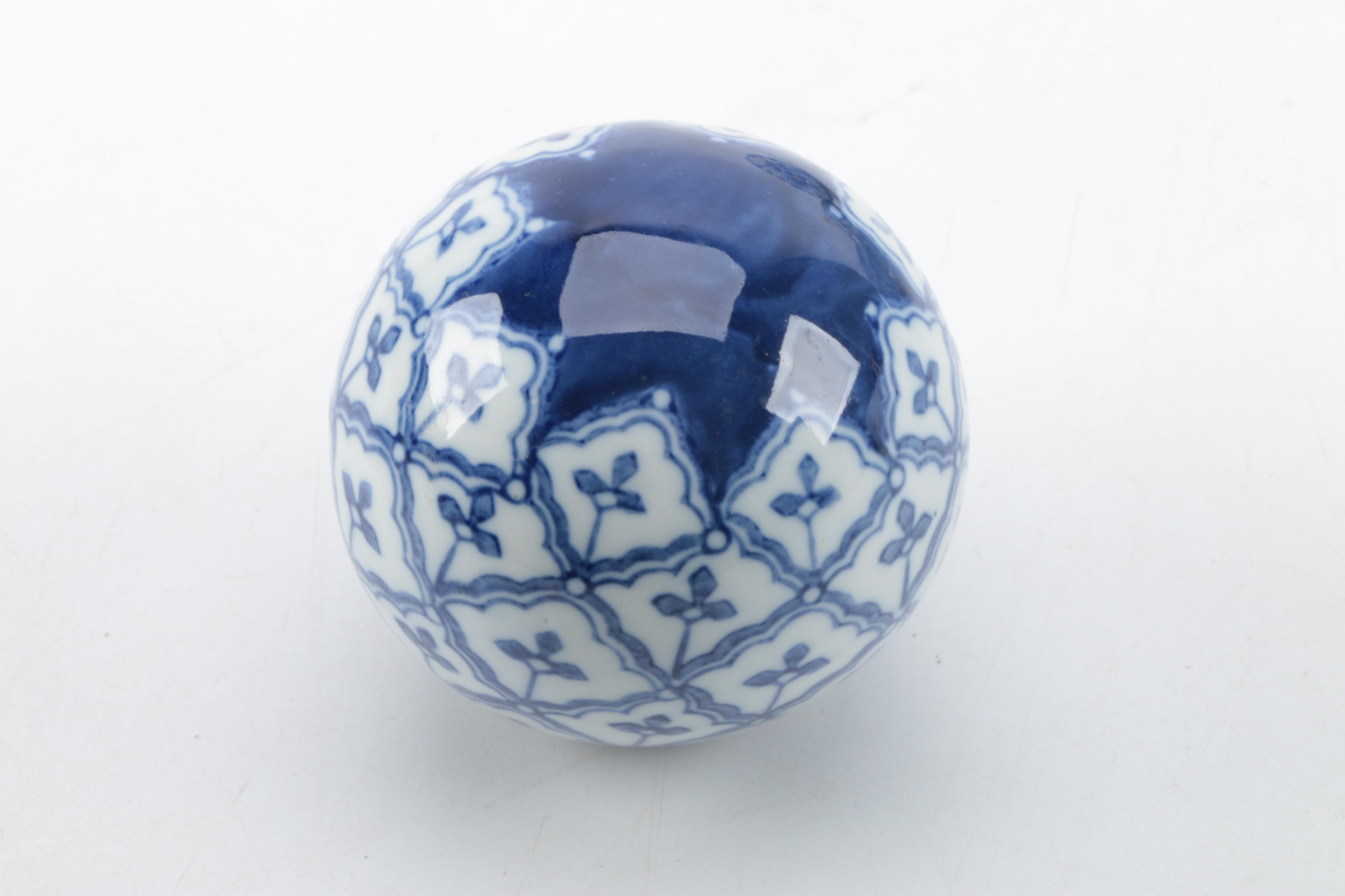 Blue and White Decorative Ceramic Balls