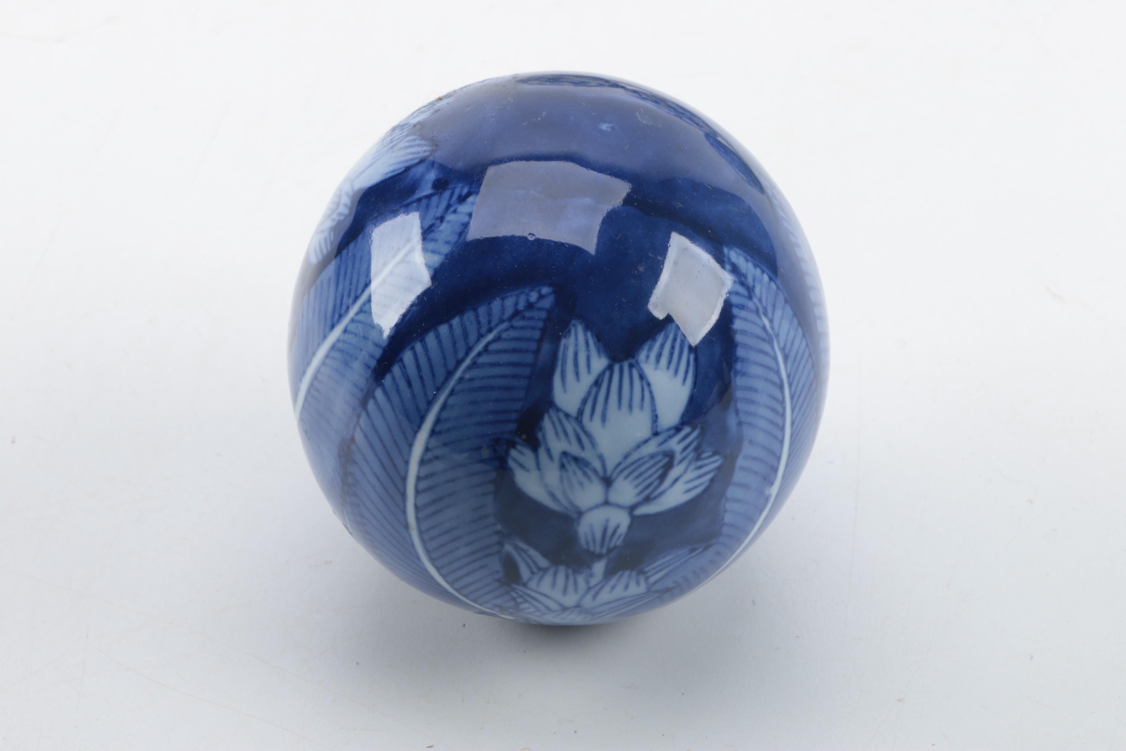 Blue and White Decorative Ceramic Balls