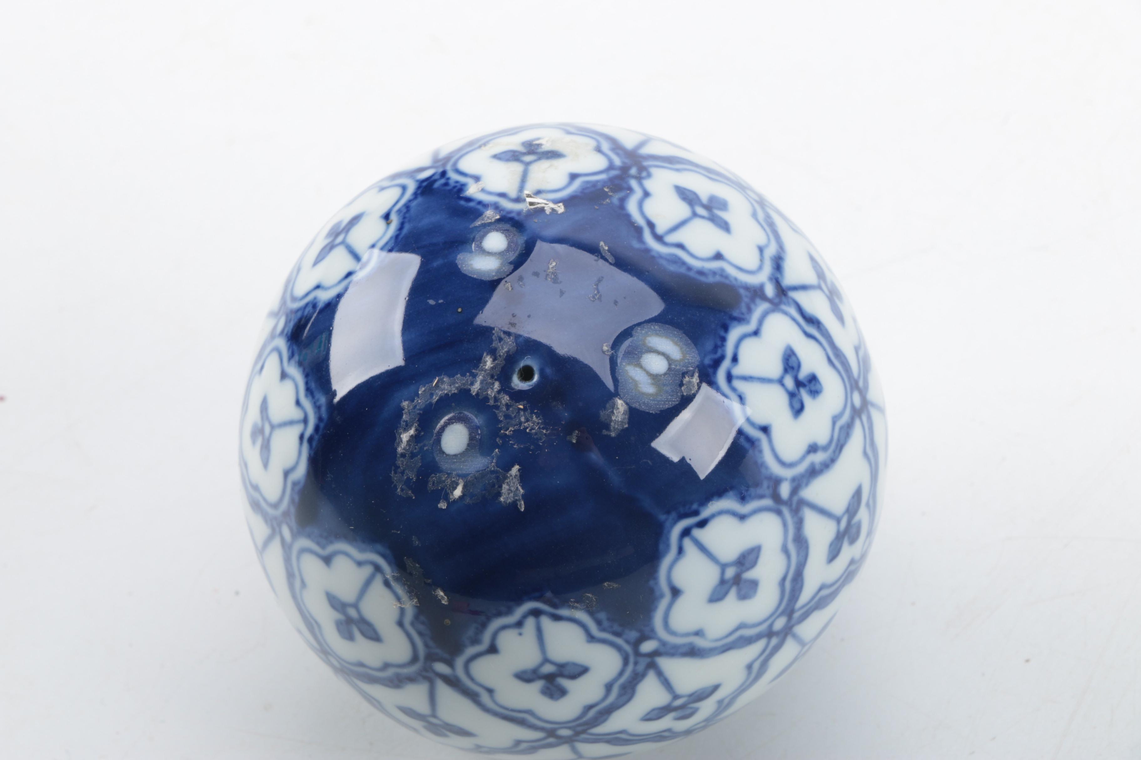 Blue and White Decorative Ceramic Balls