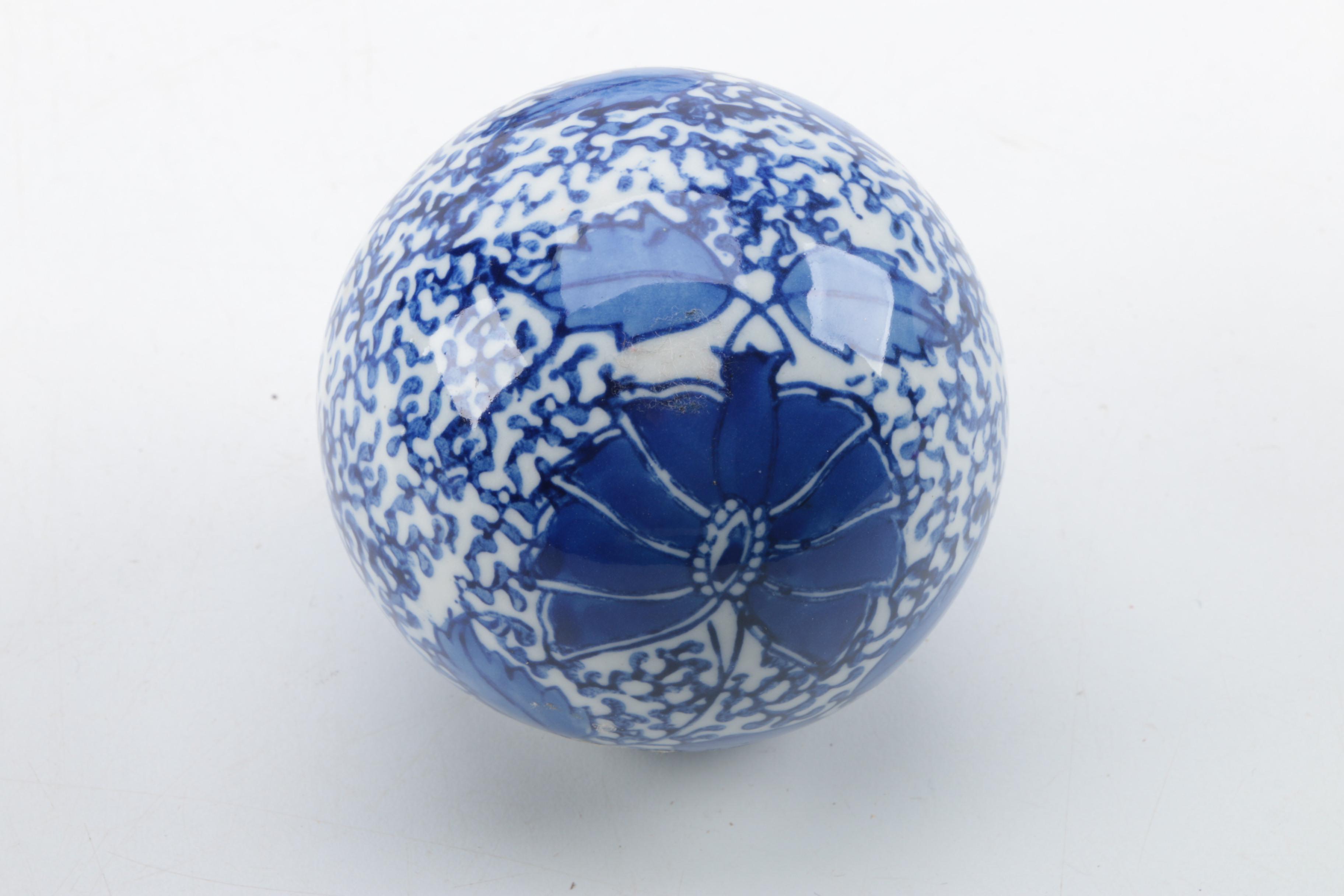Blue and White Decorative Ceramic Balls