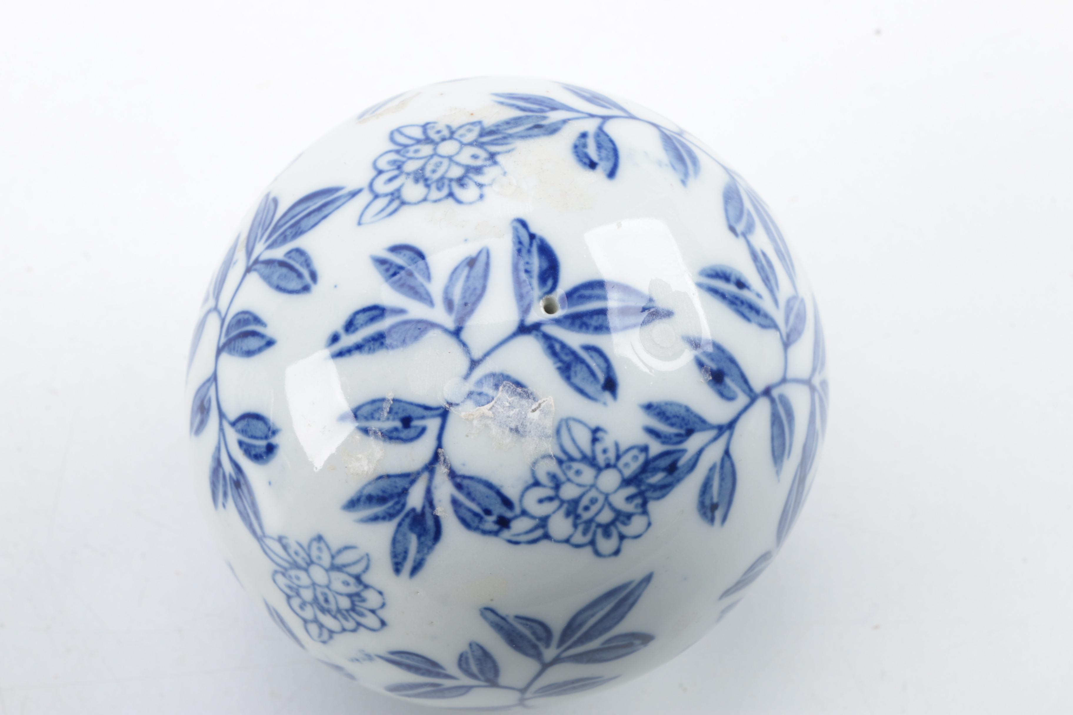 Blue and White Decorative Ceramic Balls