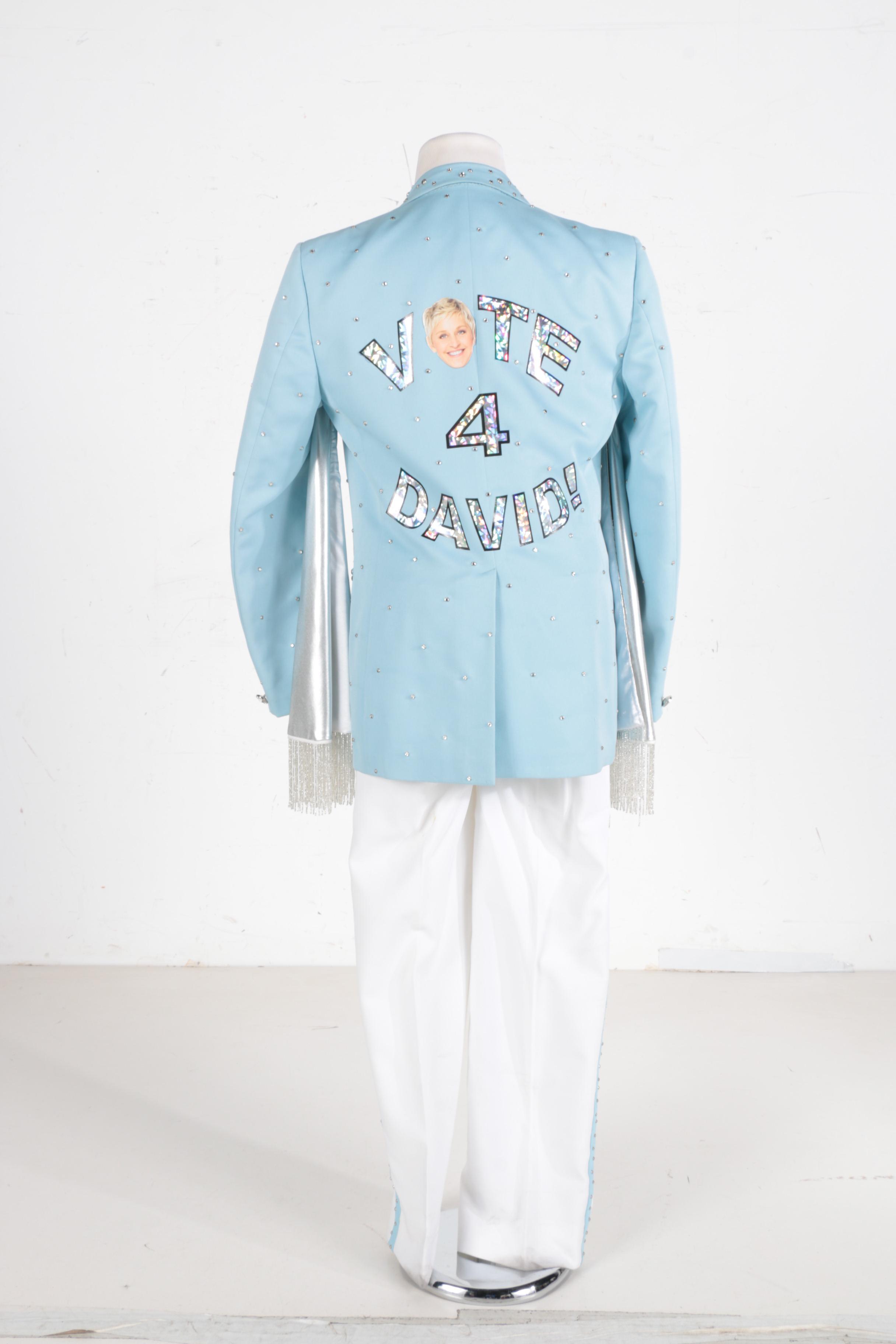 "Vote 4 David" Suit Given to David Arquette on "The Ellen DeGeneres Show"