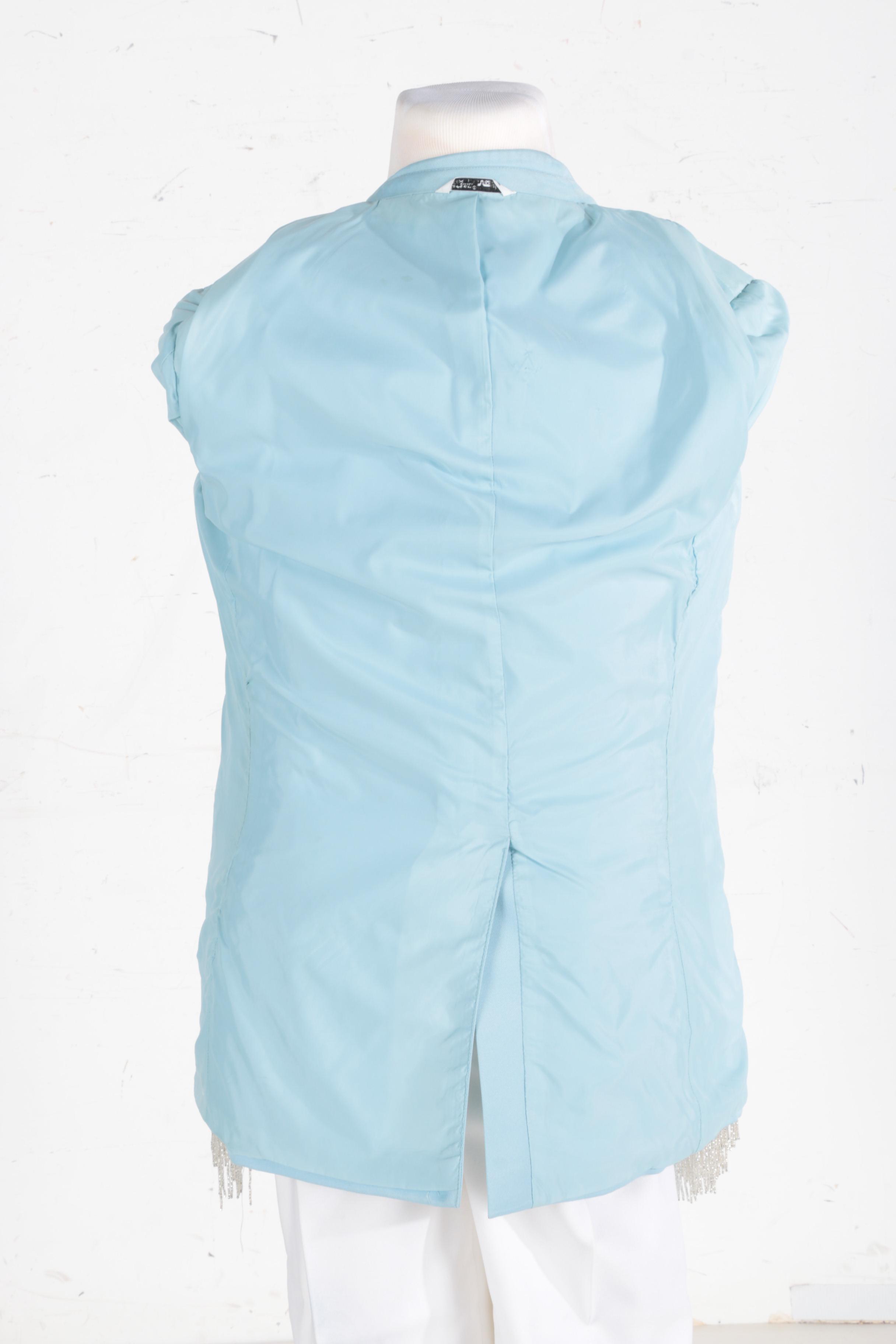 "Vote 4 David" Suit Given to David Arquette on "The Ellen DeGeneres Show"