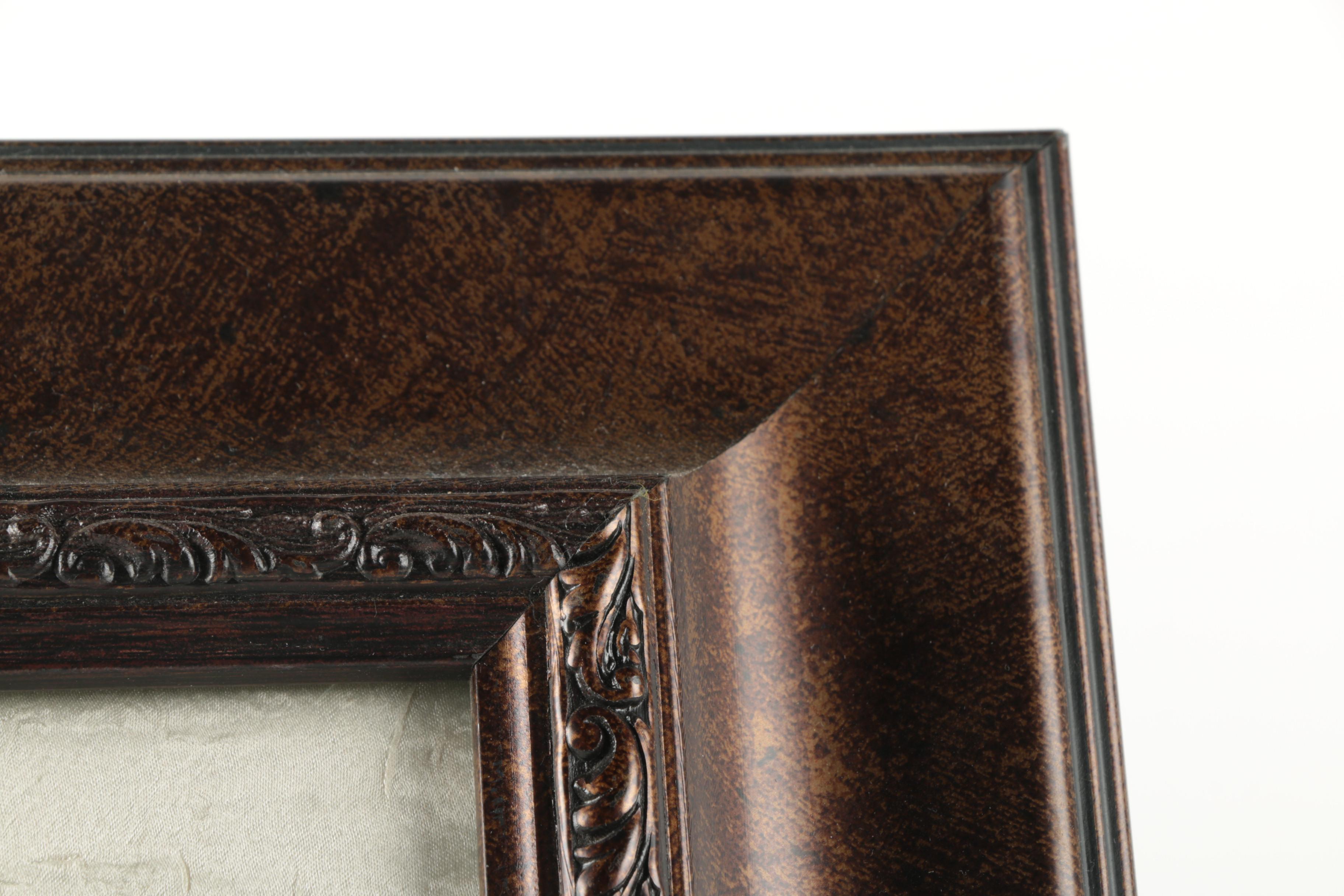 Embroidered Hebrew "Hey" Symbol with a Square Wooden Dish