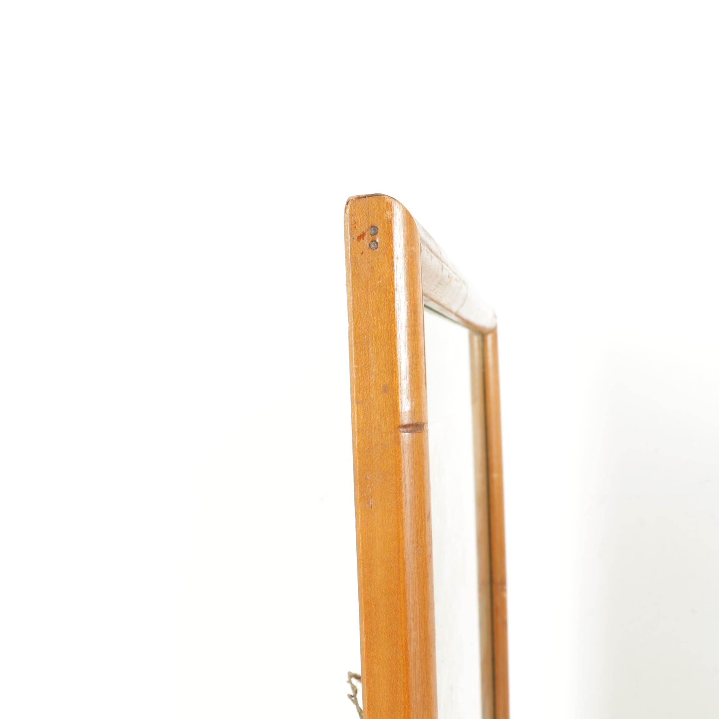 Cibro East Asian-Style Serigraphic Illustrations of Figures