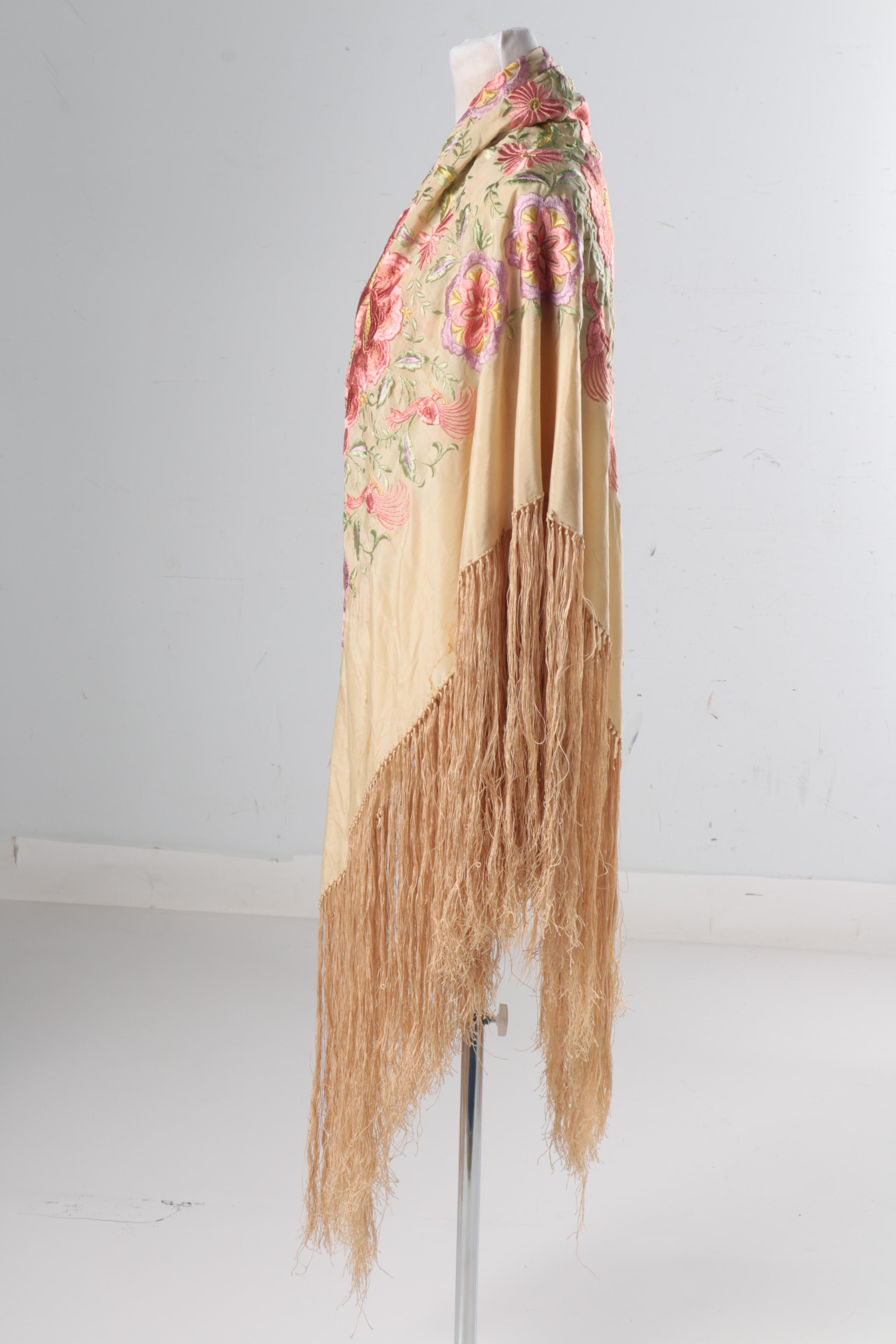 Floral Embroidered Piano Scarf