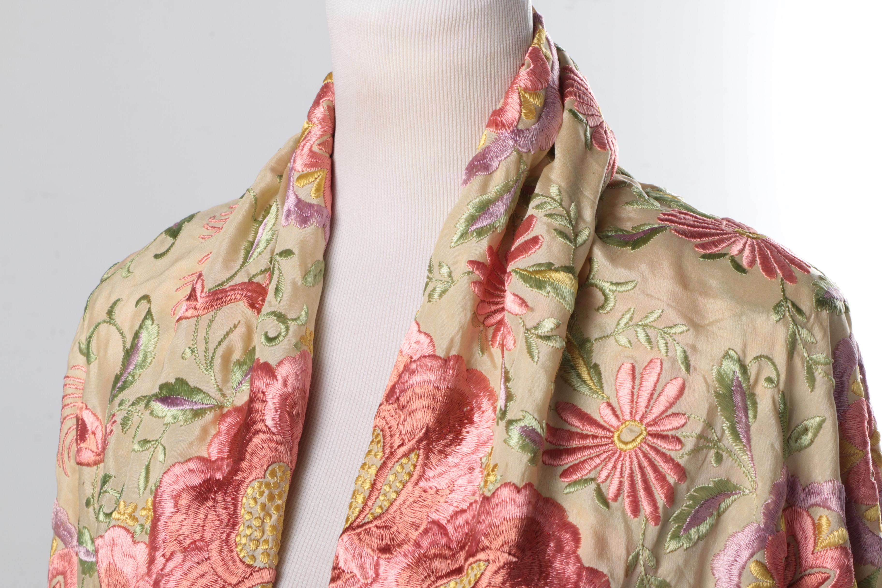Floral Embroidered Piano Scarf