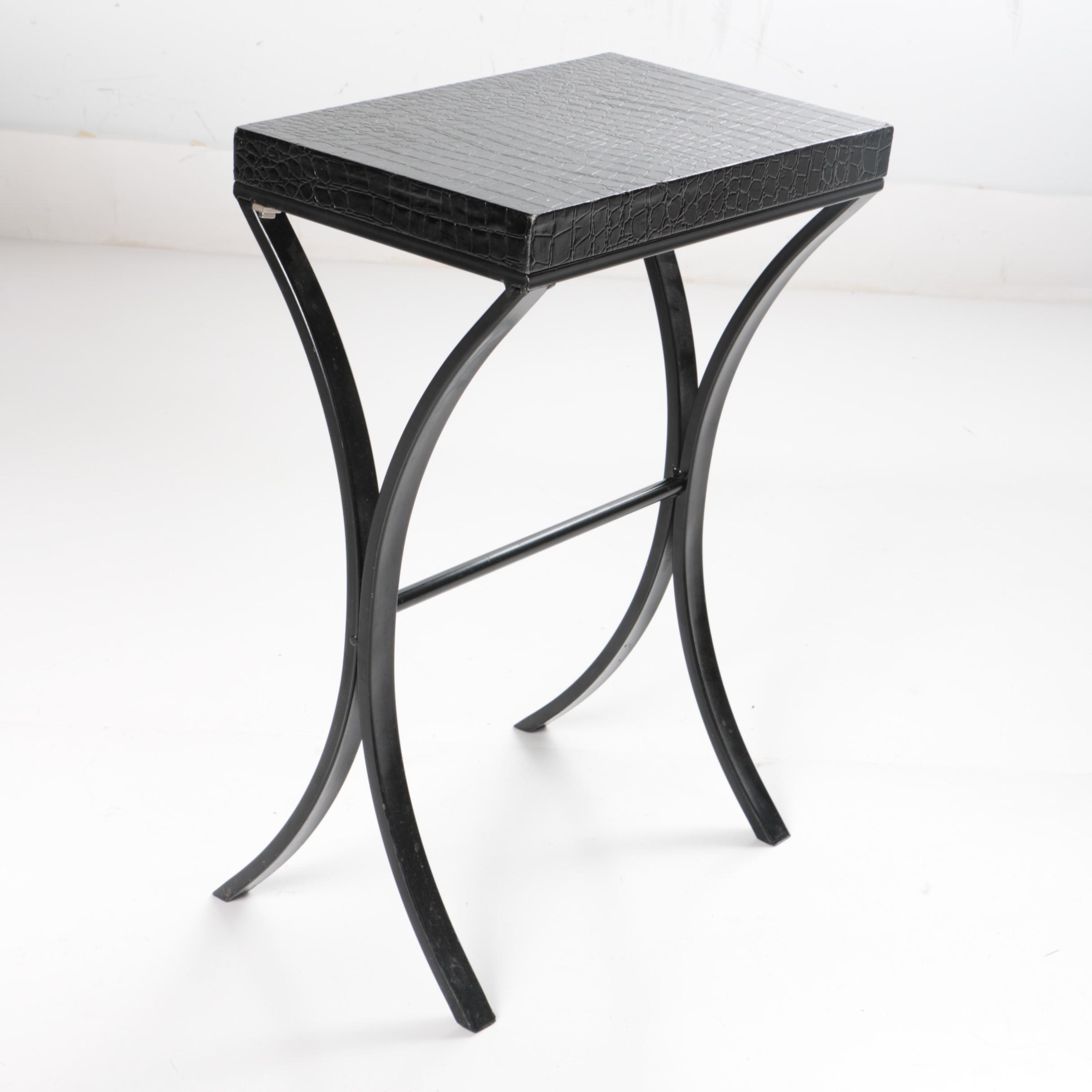 Set of Three Alligator Textured Nested Tables in Black and Red