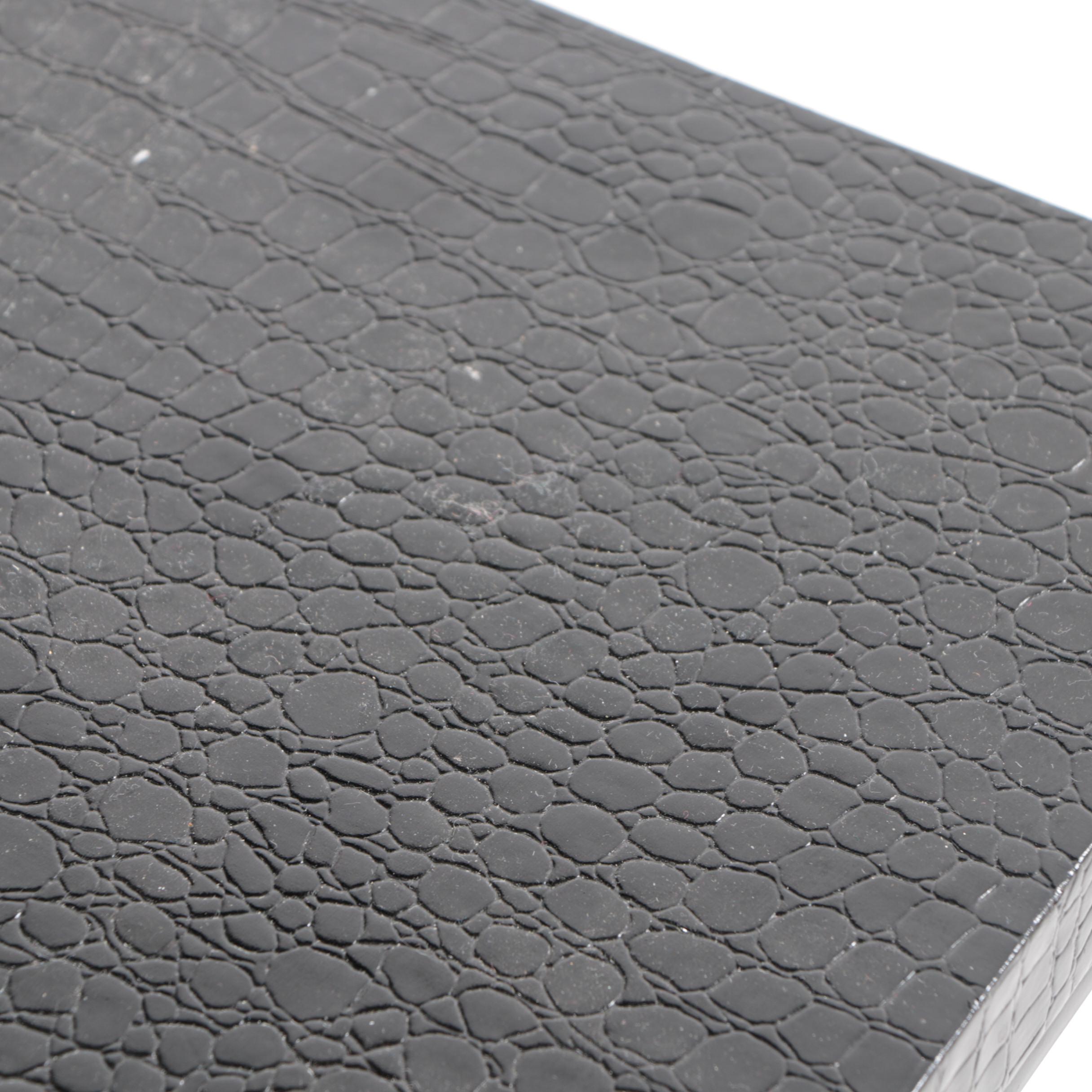 Set of Three Alligator Textured Nested Tables in Black and Red