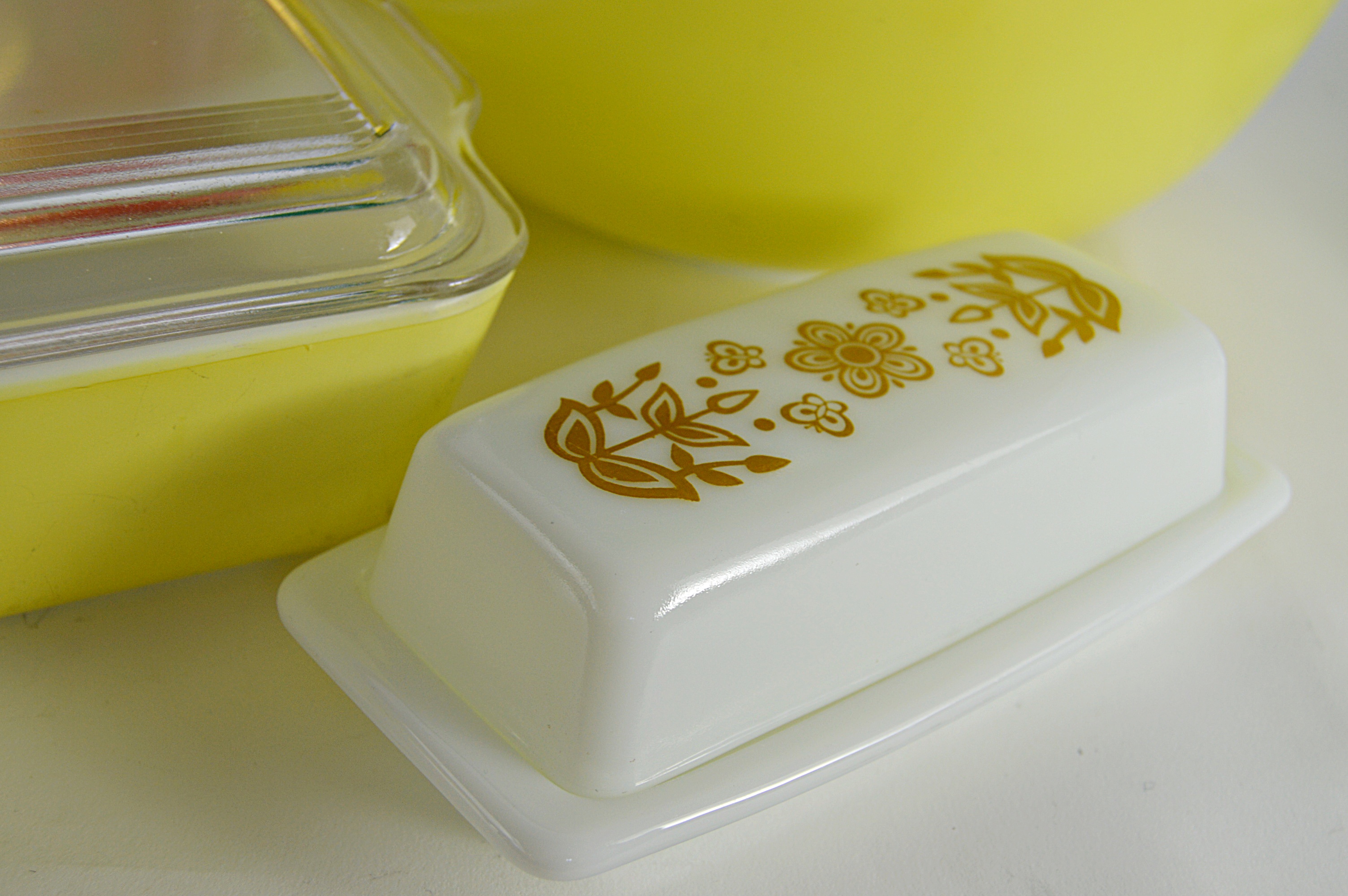 Vintage Pyrex Kitchenware