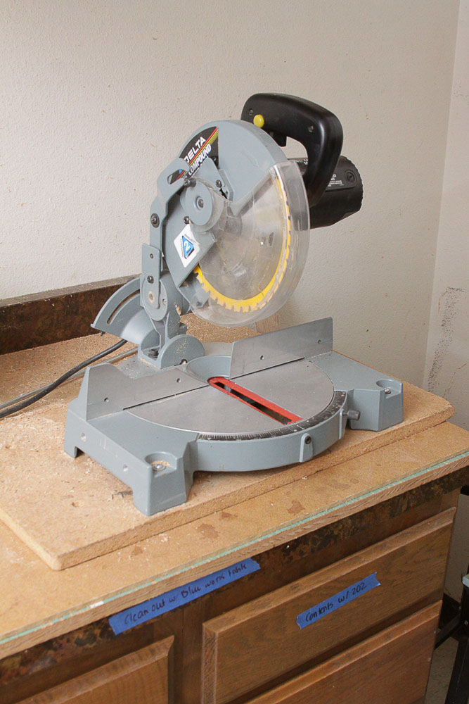 Delta 8 1/4" Compound Miter Saw Model No. 36-040