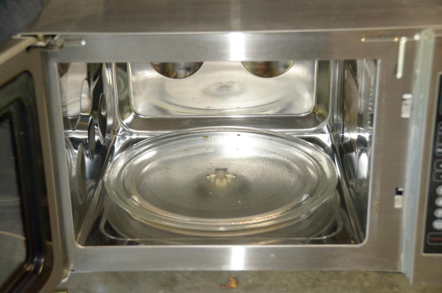 Magic Chef Microwave Oven