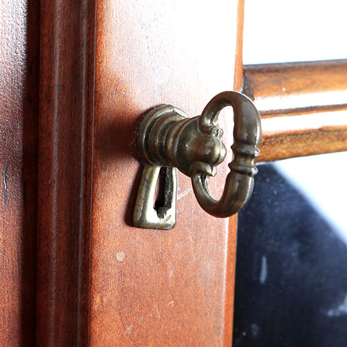 Statton Trutype Americana China Cabinet