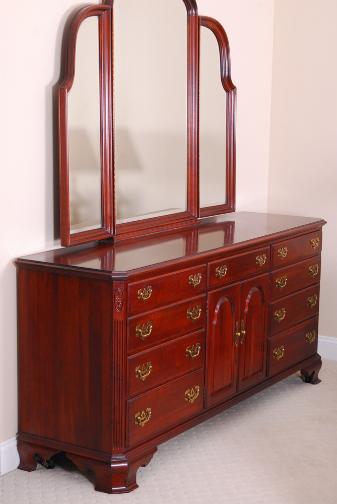 "Georgian Court" Chest of Drawers with Mirror by Ethan Allen