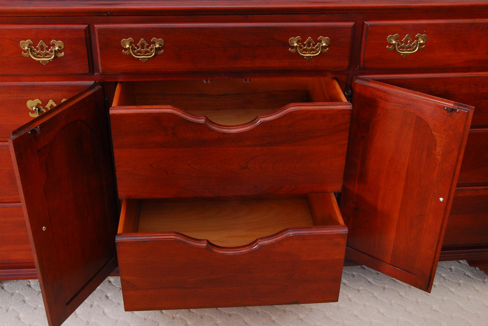 "Georgian Court" Chest of Drawers with Mirror by Ethan Allen