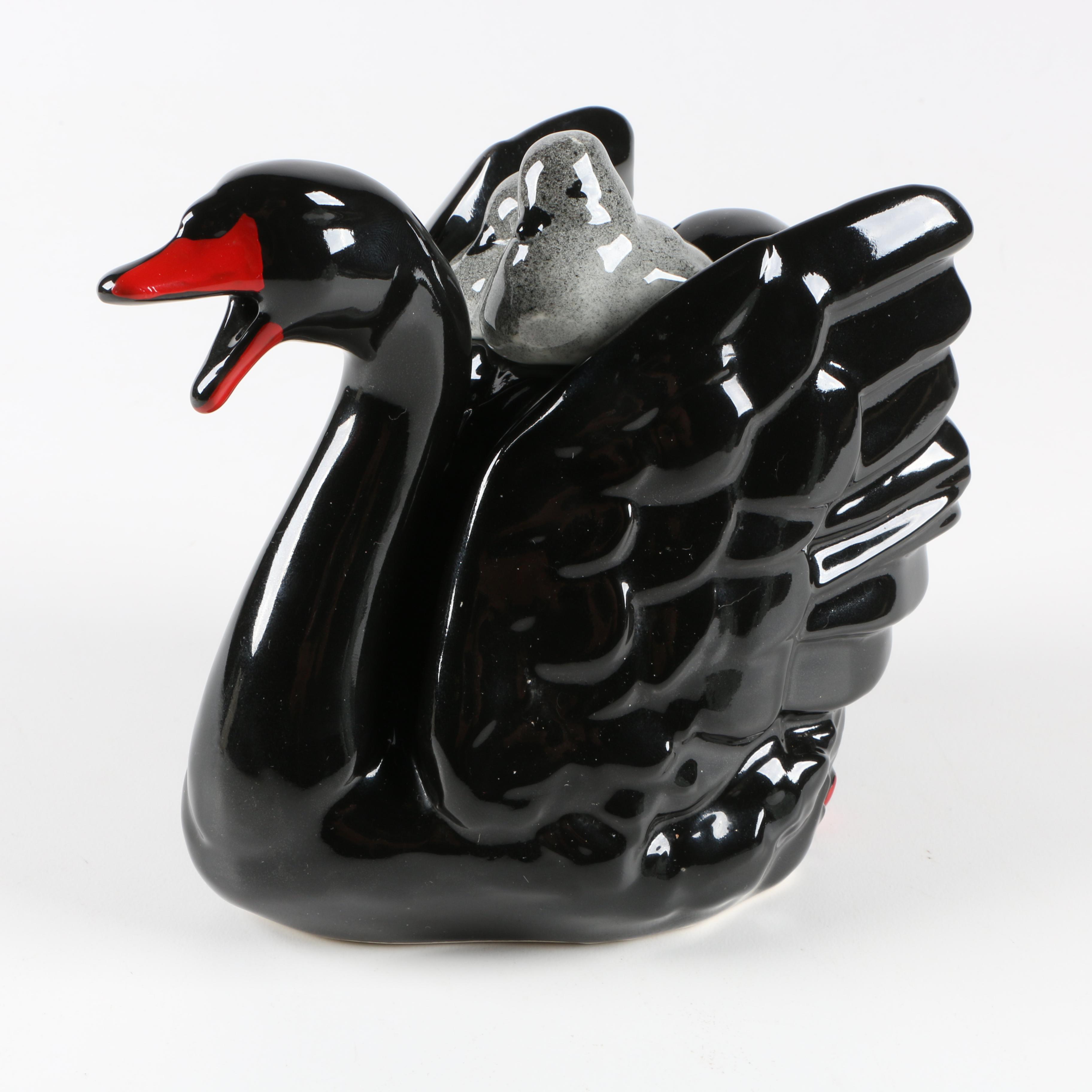 Assortment of Animal Themed Kitchen Decor