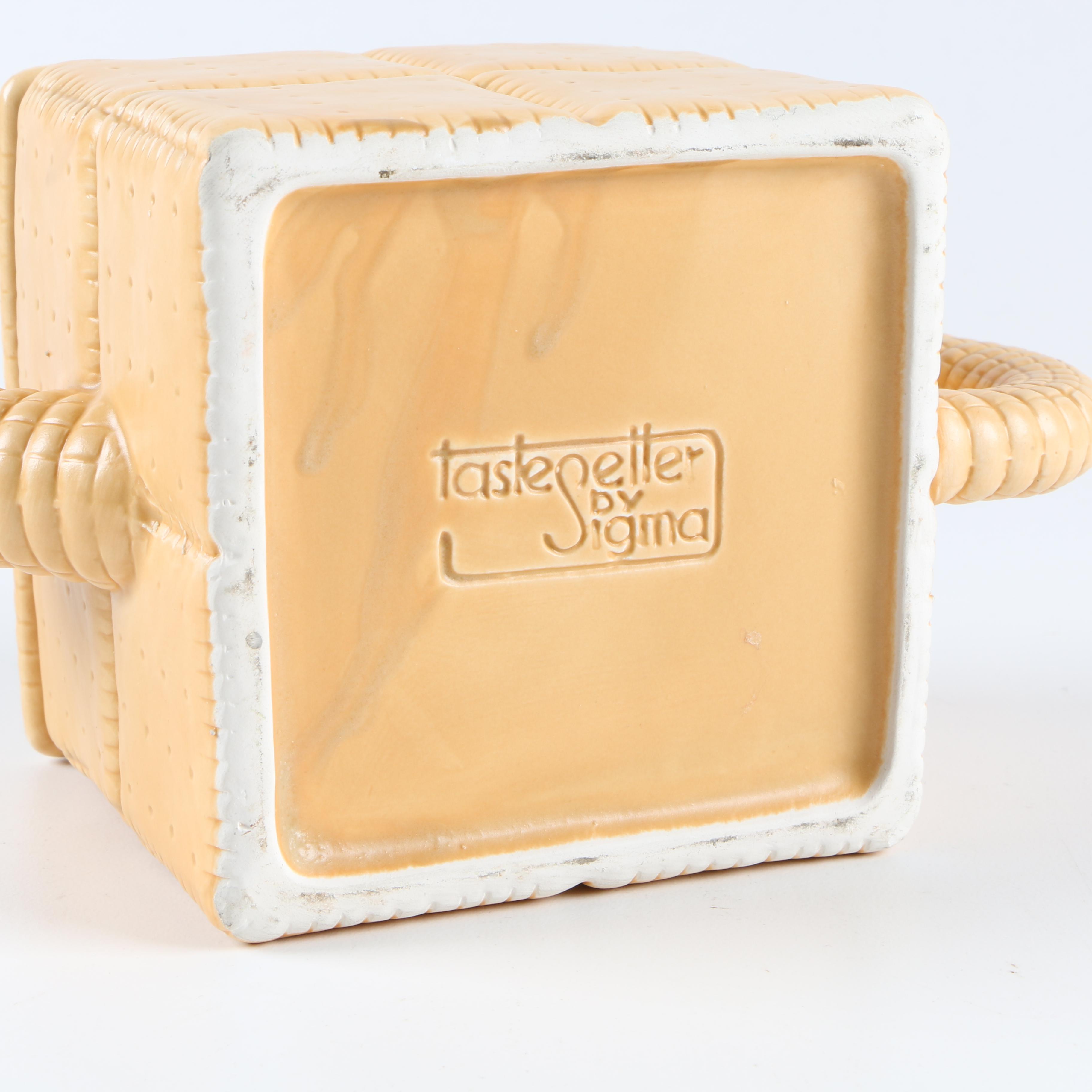 Assortment of Animal Themed Kitchen Decor