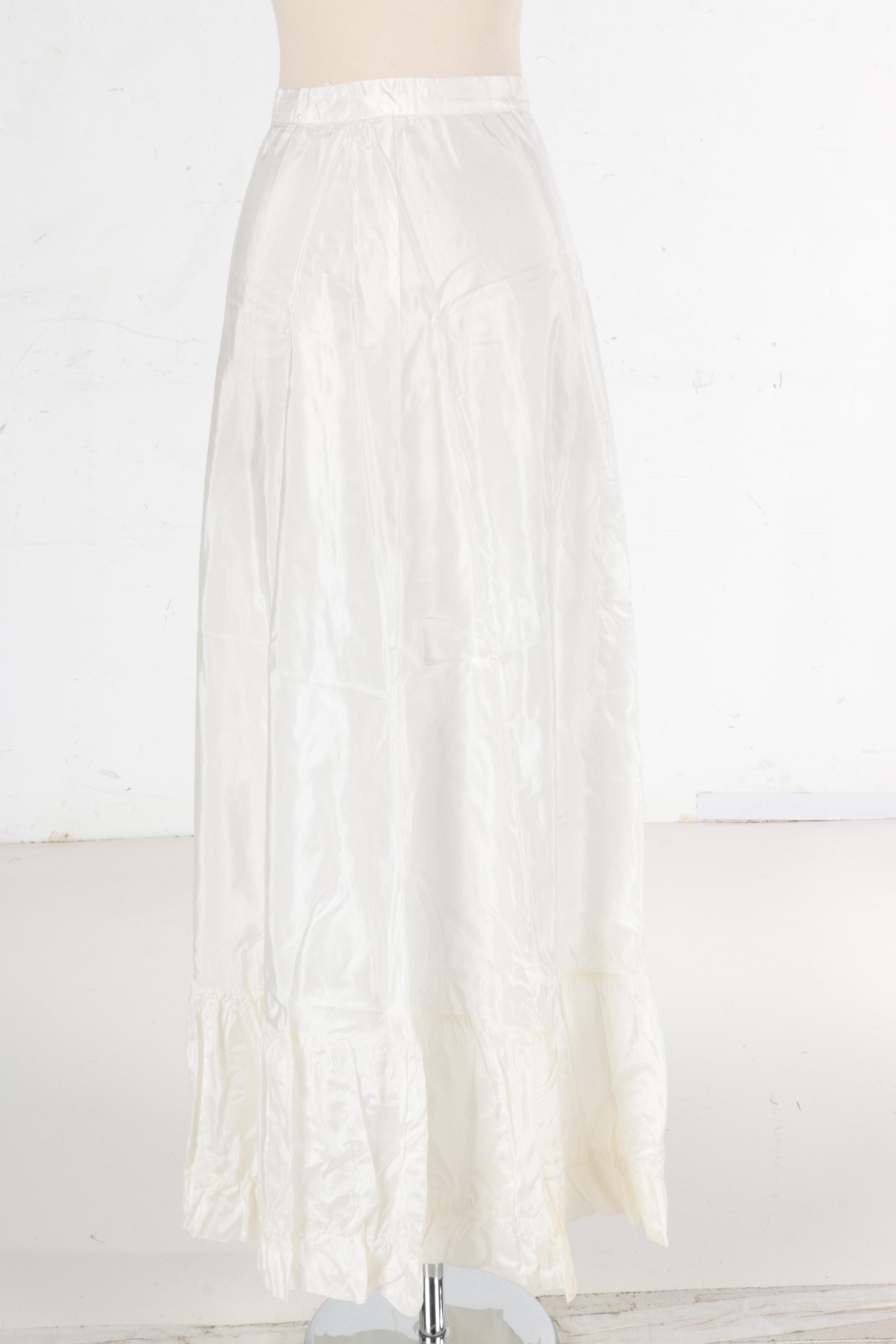 Vintage Wedding Gown with Accessories