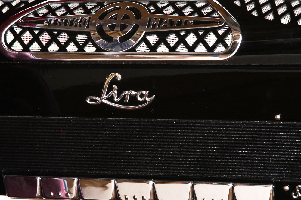 Lira Centromatic Accordion