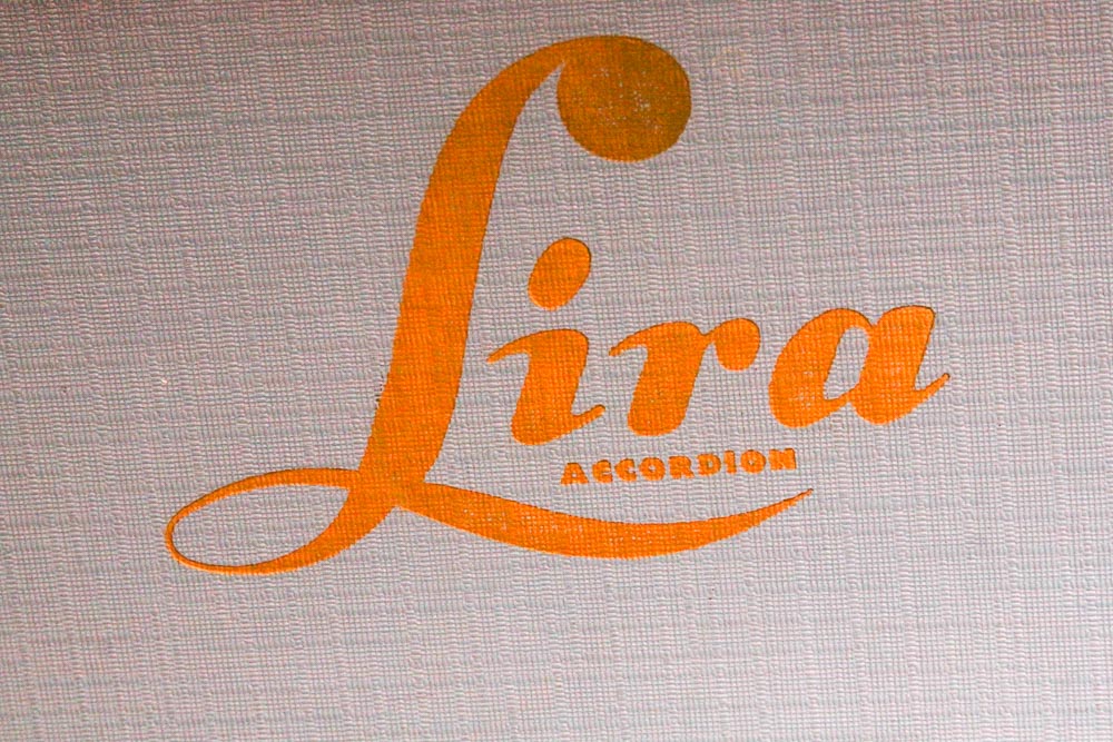 Lira Centromatic Accordion