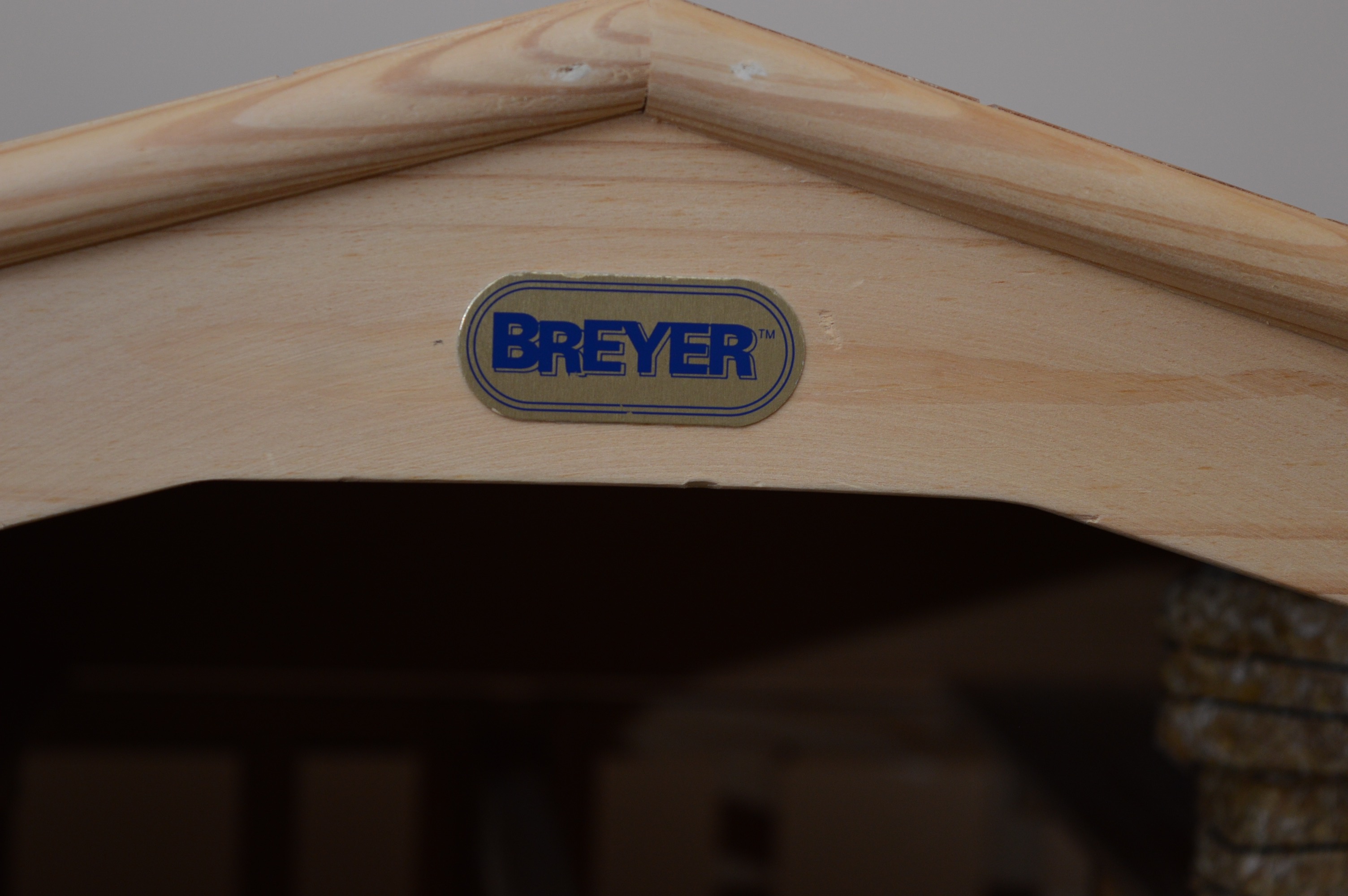 Breyer Wood Barn and Horses