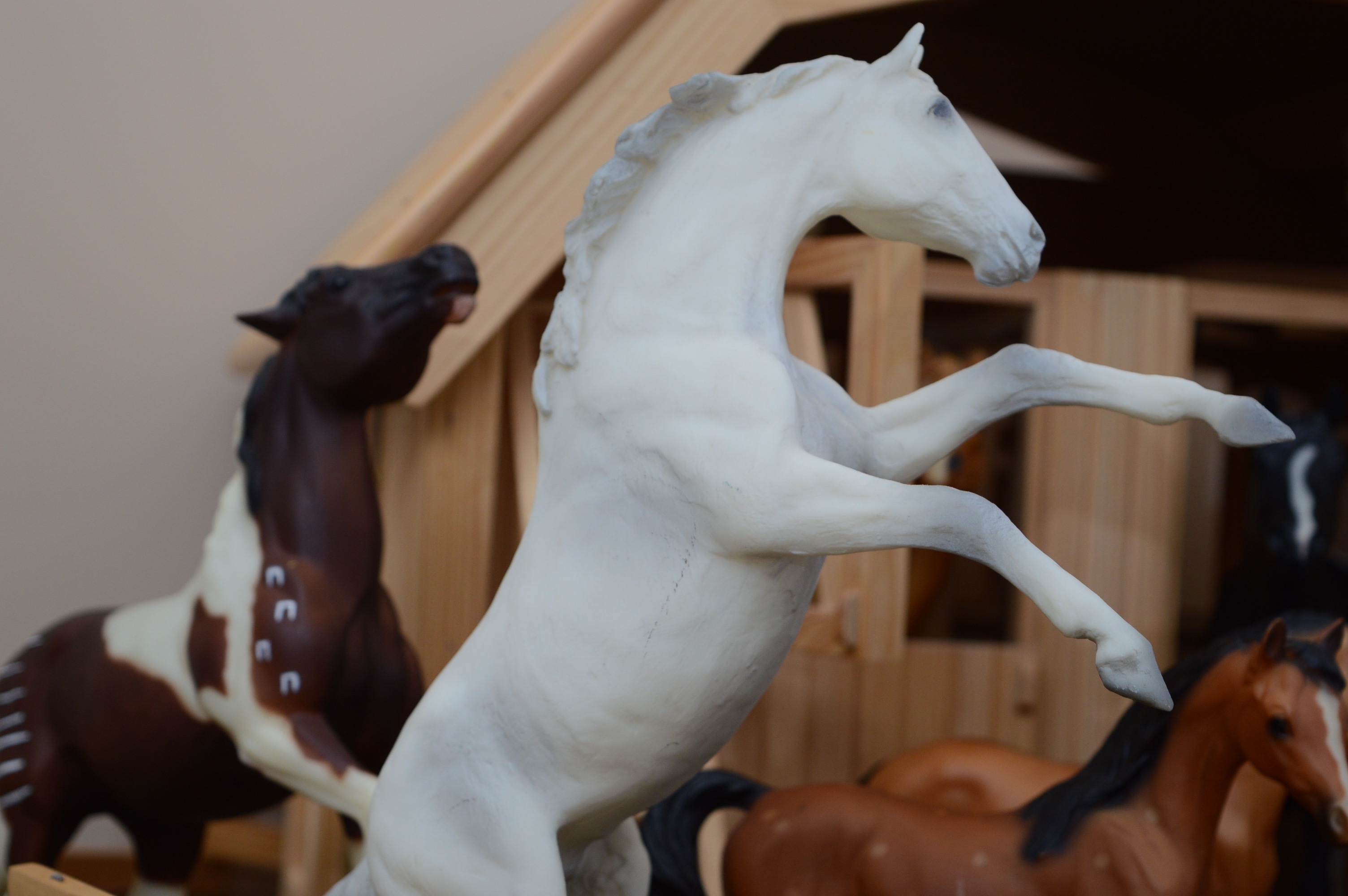 Breyer Wood Barn and Horses