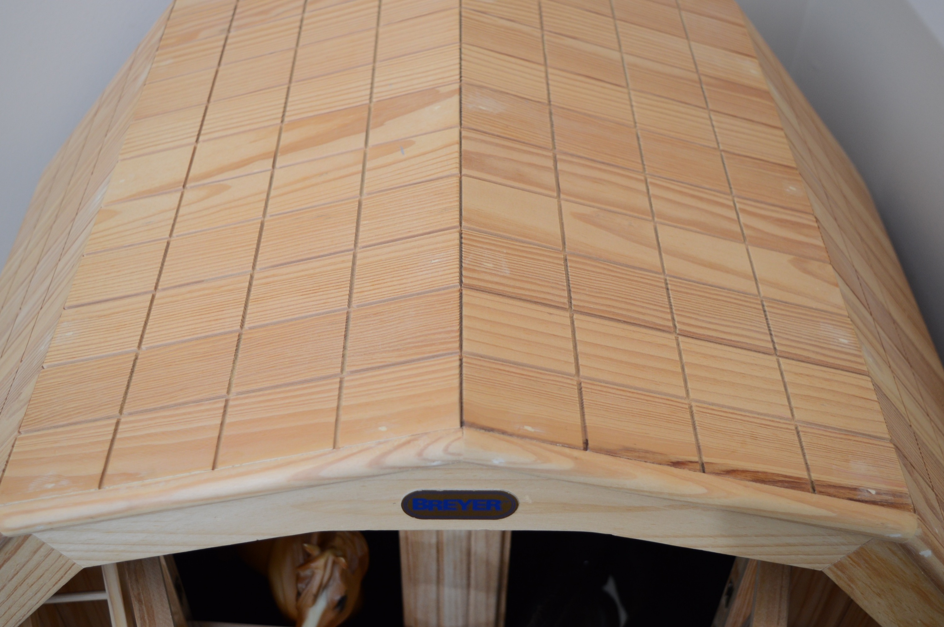 Breyer Wood Barn and Horses