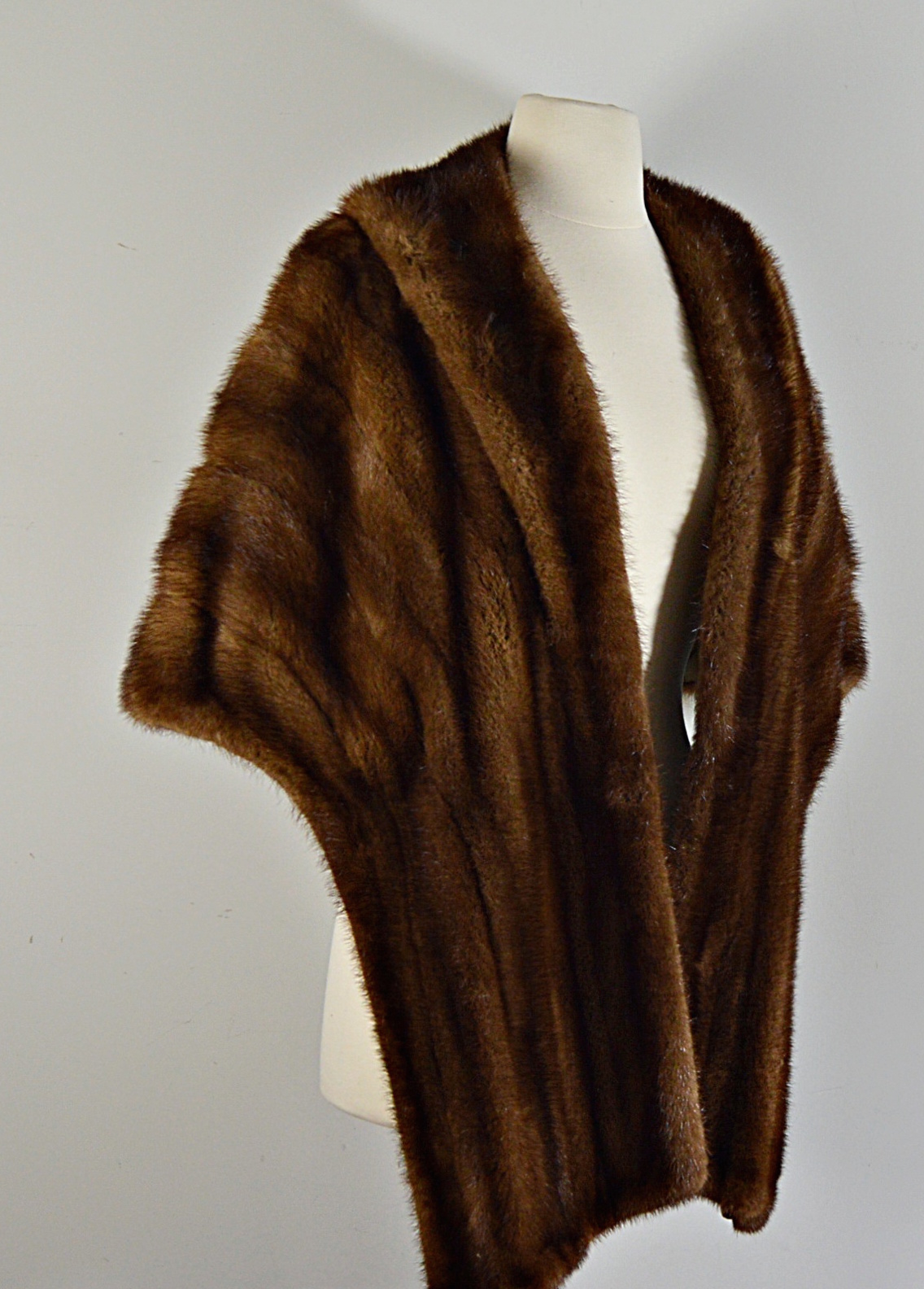 Vintage Mabley & Carew Demi-Buff Ranch Mink Stole