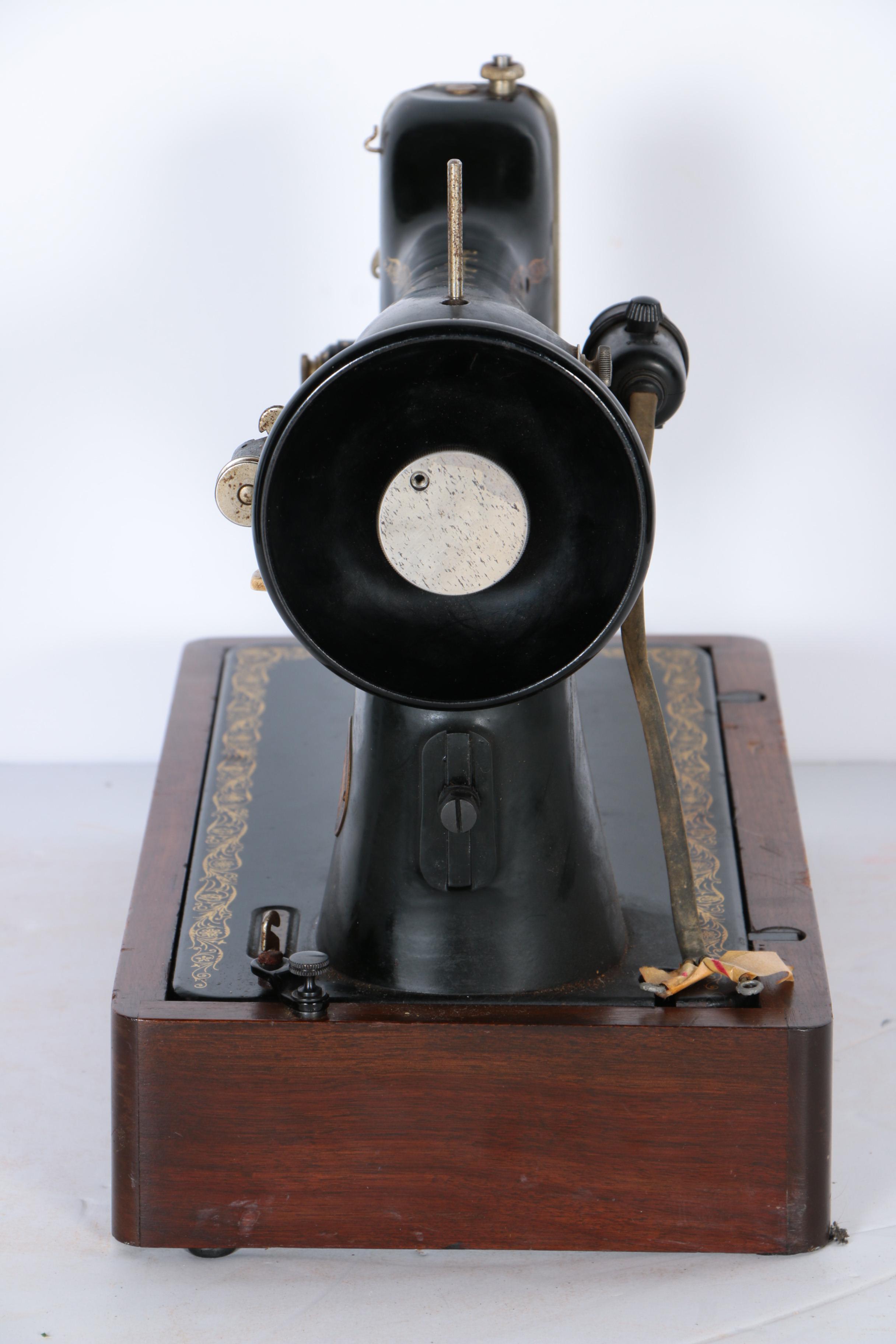 1950 AJ Series Singer Sewing Machine