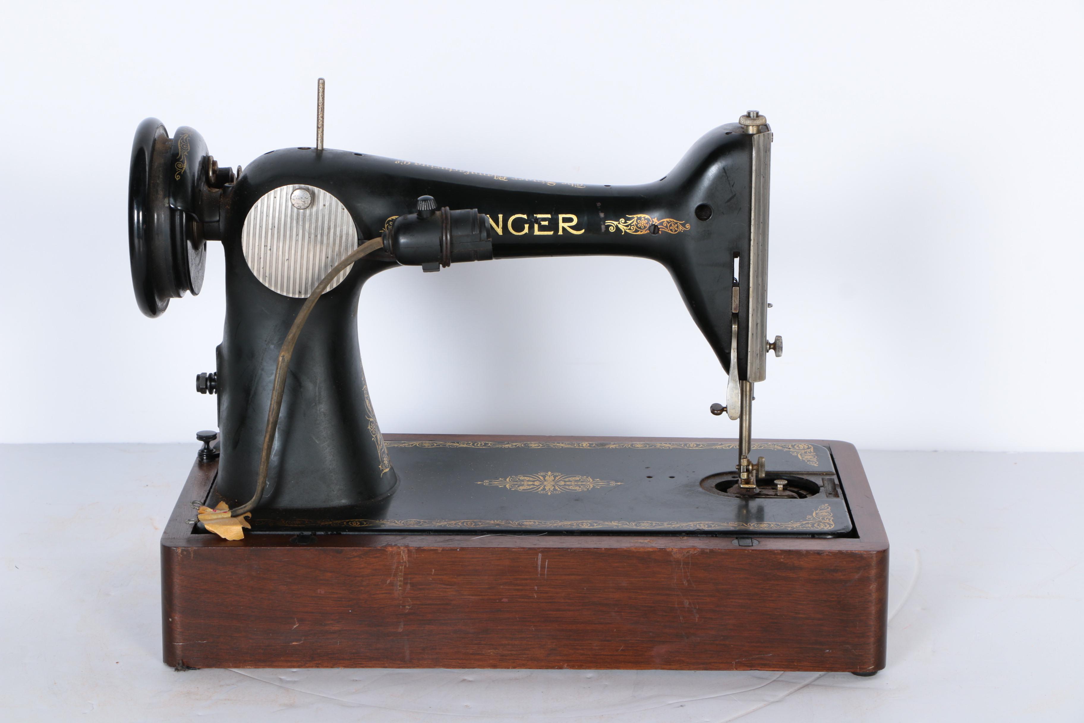 1950 AJ Series Singer Sewing Machine