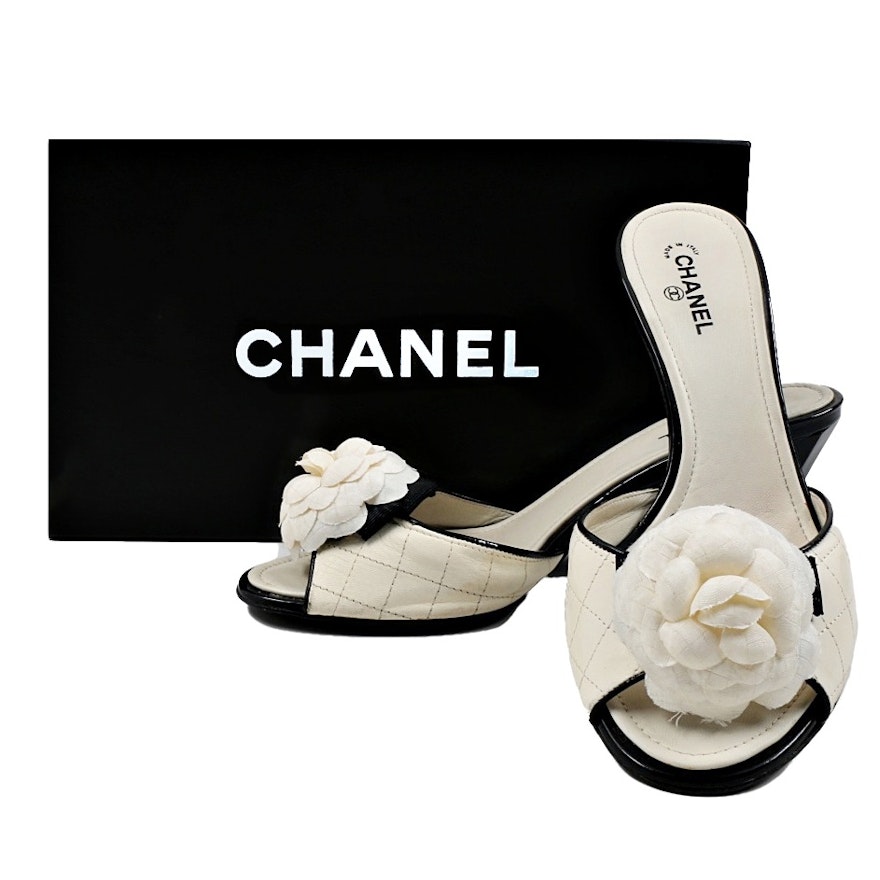 "Chanel" Blanc et Noir Quilted Mules with Rosettes