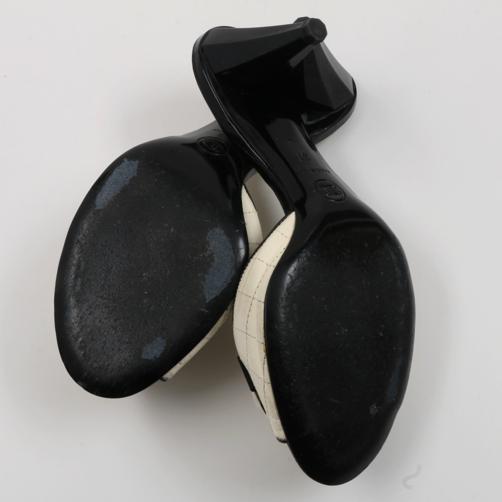 "Chanel" Blanc et Noir Quilted Mules with Rosettes