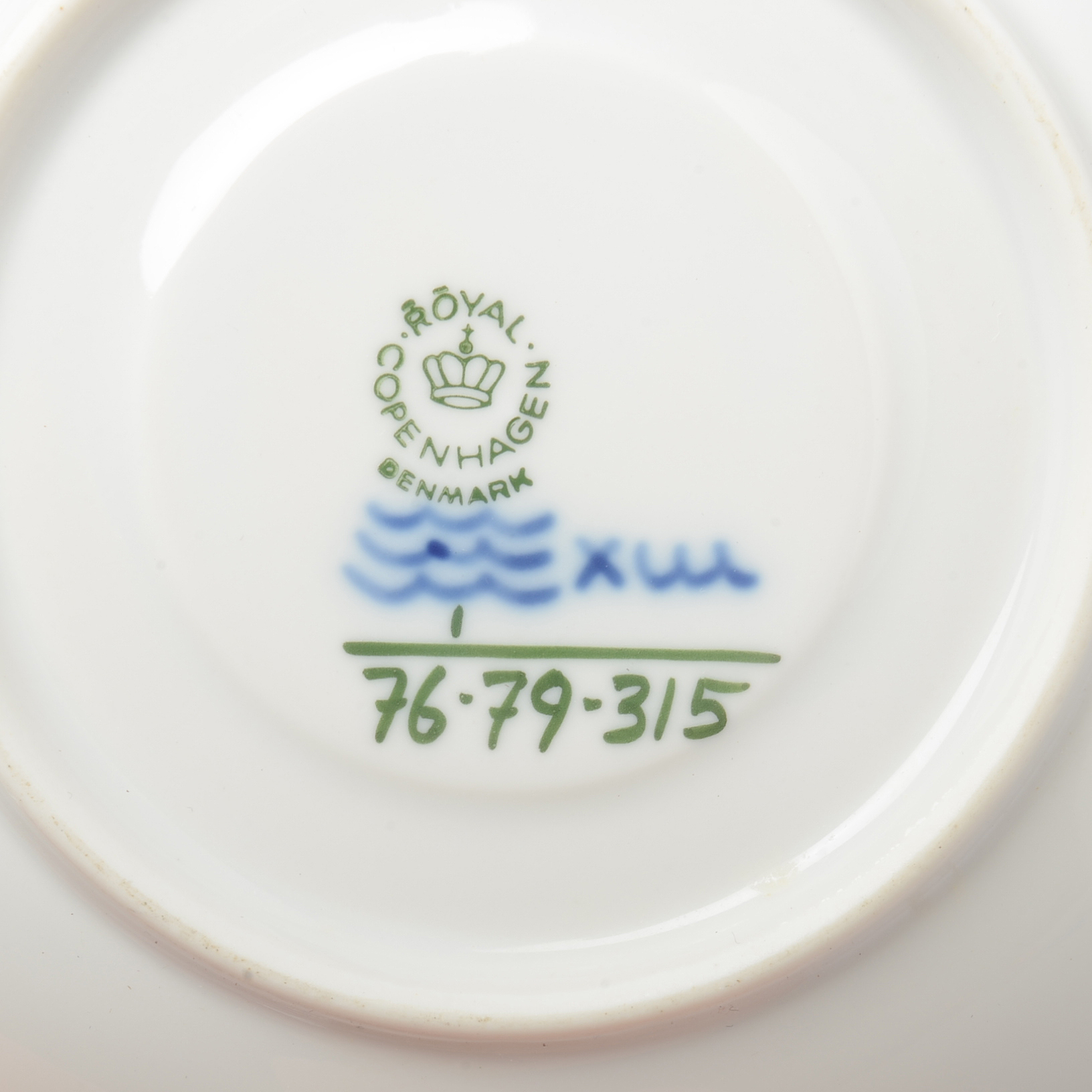 Royal Copenhagen Danish Porcelain "Blue Fluted" Tea Service For Six