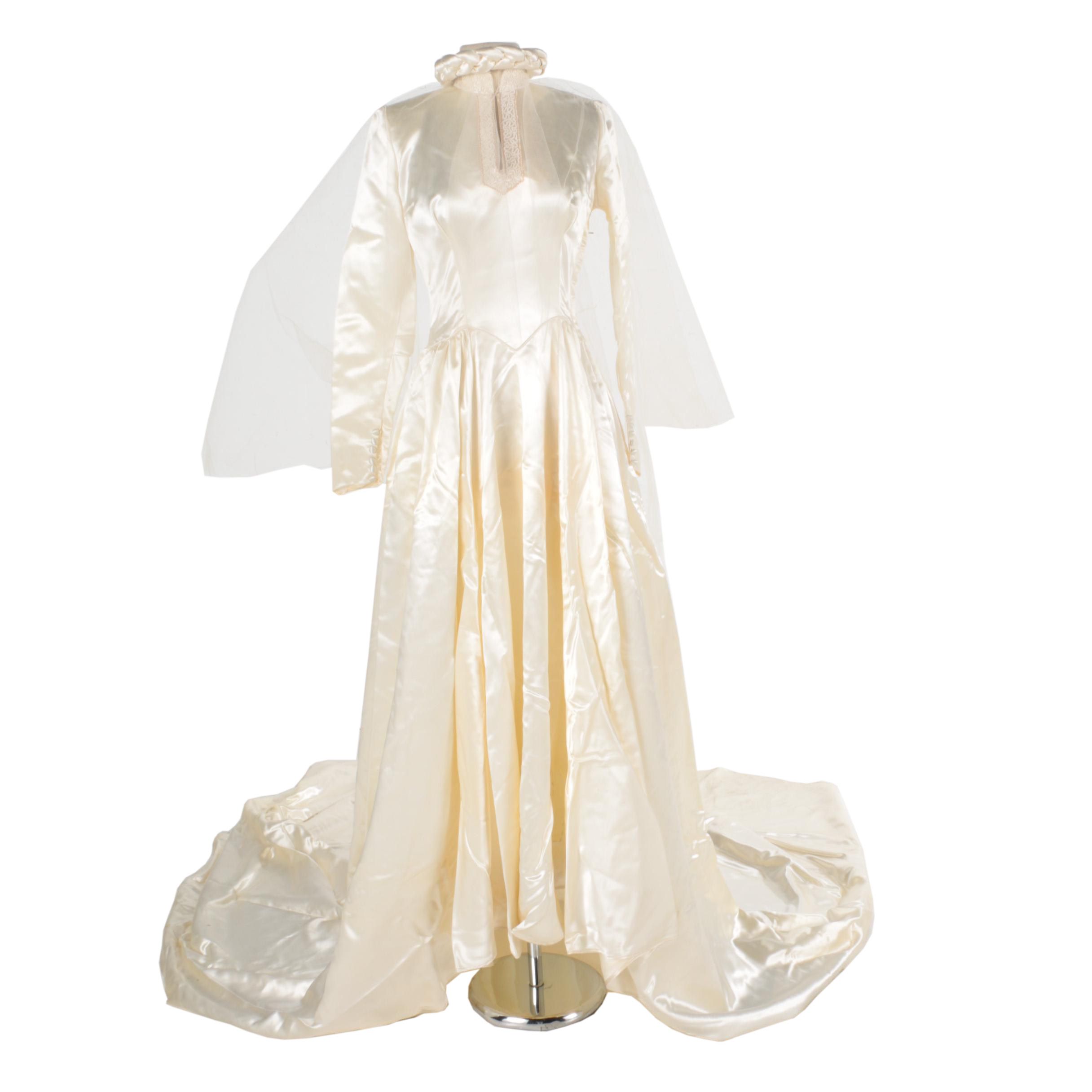 Vintage Wedding Gown with Accessories