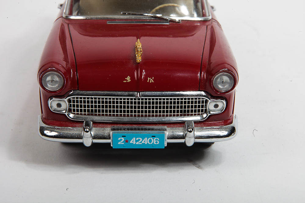 Signature Models 1958 Dongfeng "Golden Dragon" Die-Cast Car