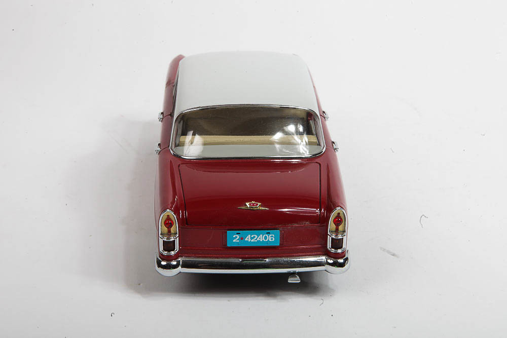 Signature Models 1958 Dongfeng "Golden Dragon" Die-Cast Car
