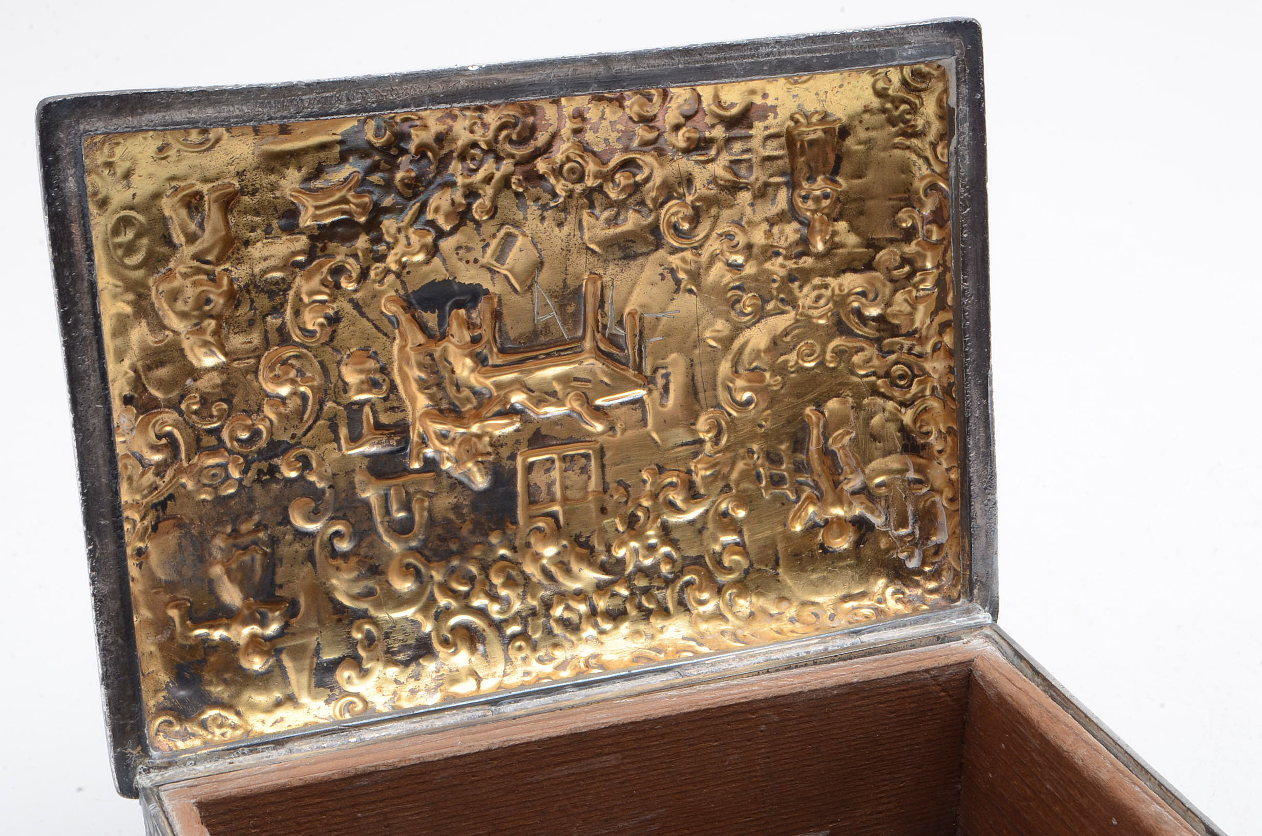 Early 20th Century Barbour Silver Plate Cigarette Box With Dutch Designs