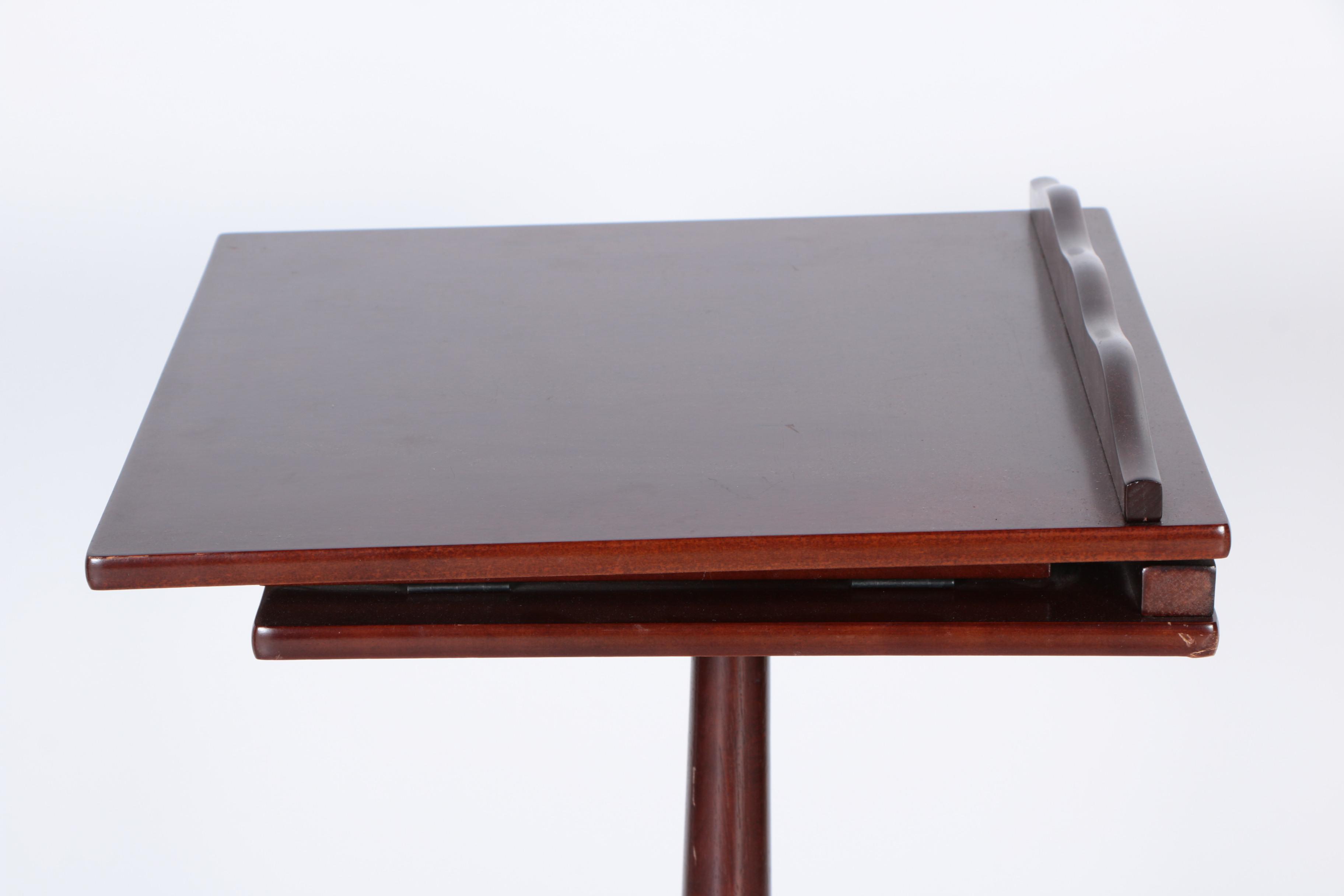 Queen Anne Style Music Stand