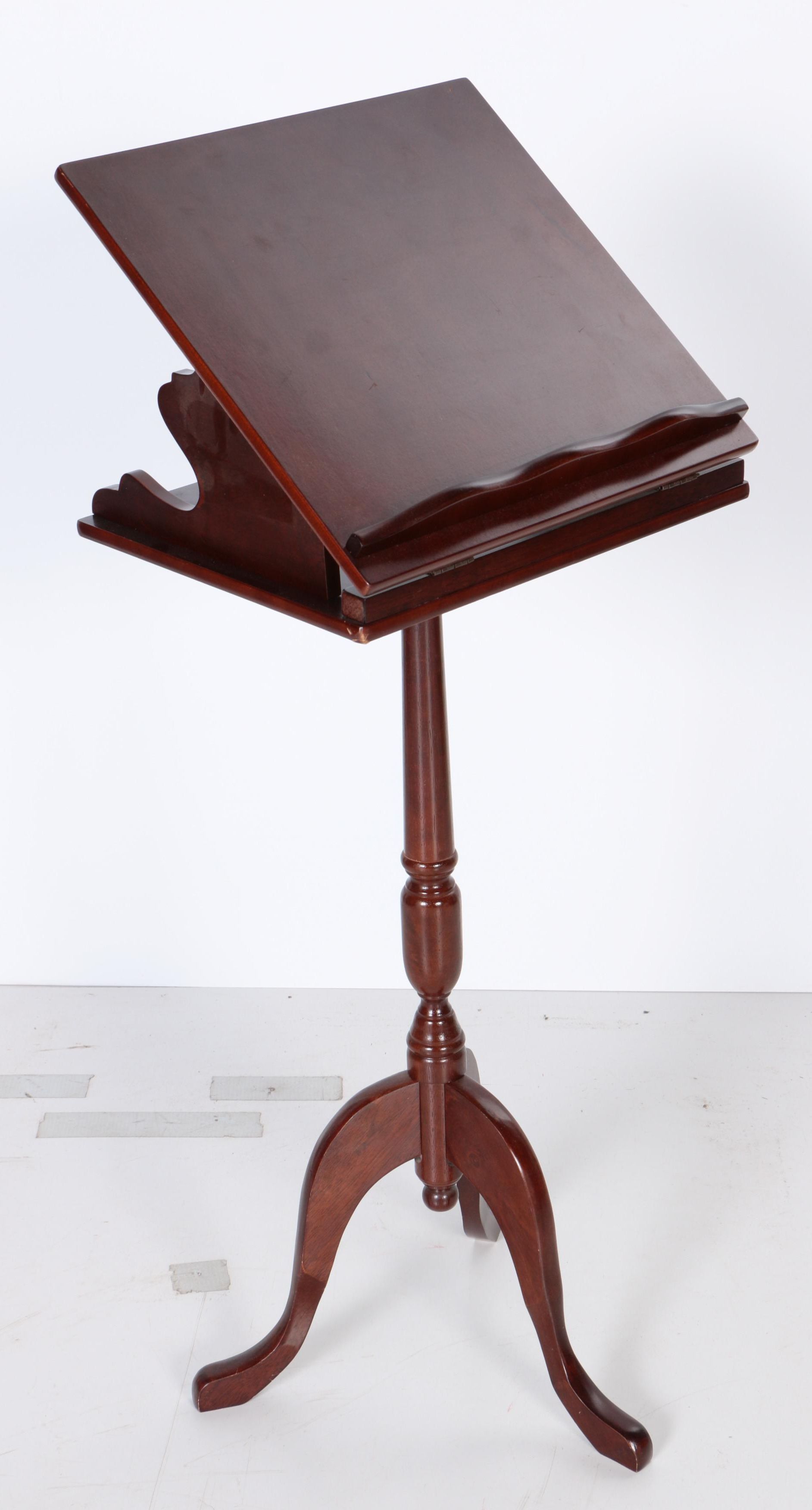 Queen Anne Style Music Stand