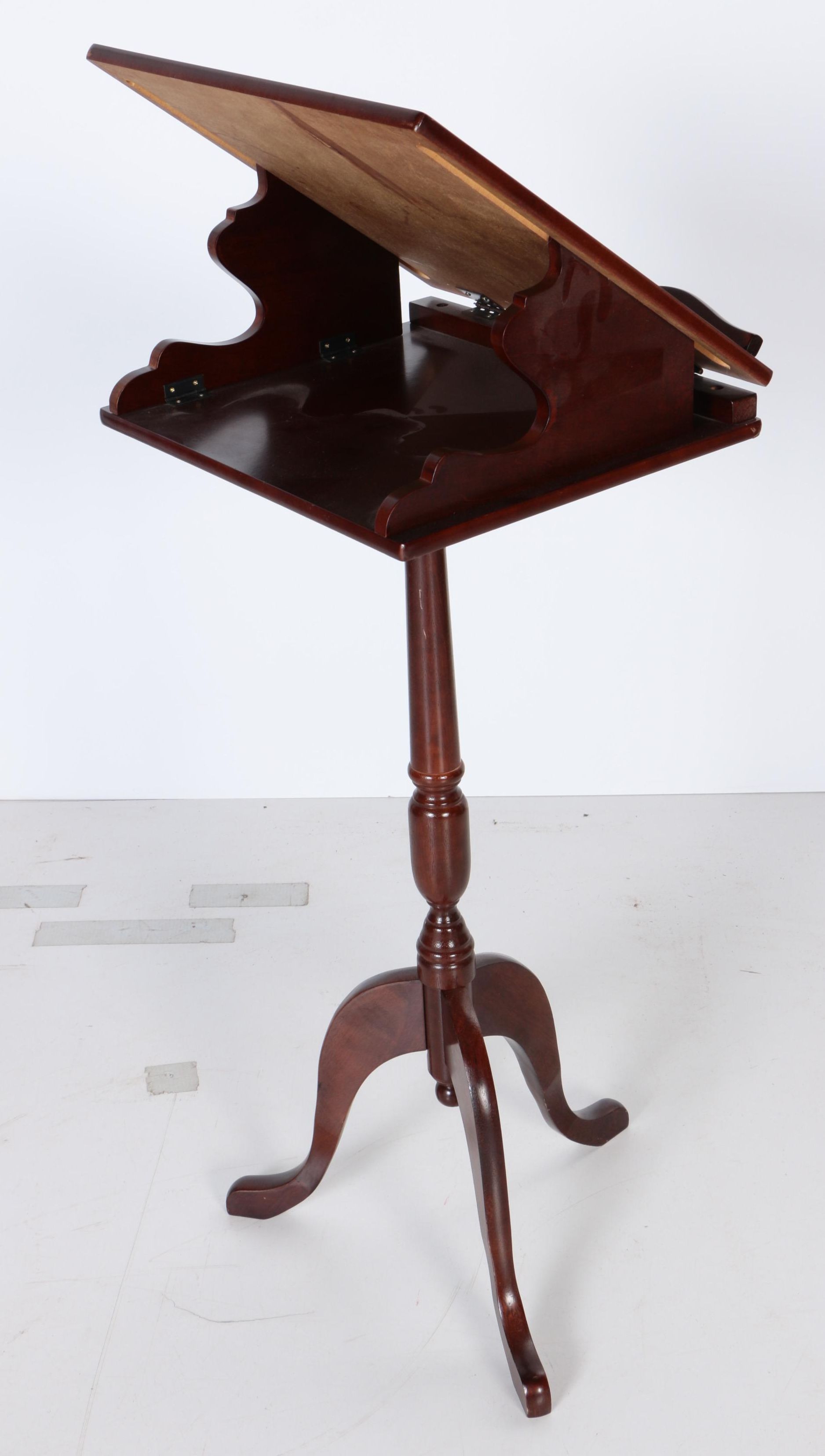 Queen Anne Style Music Stand