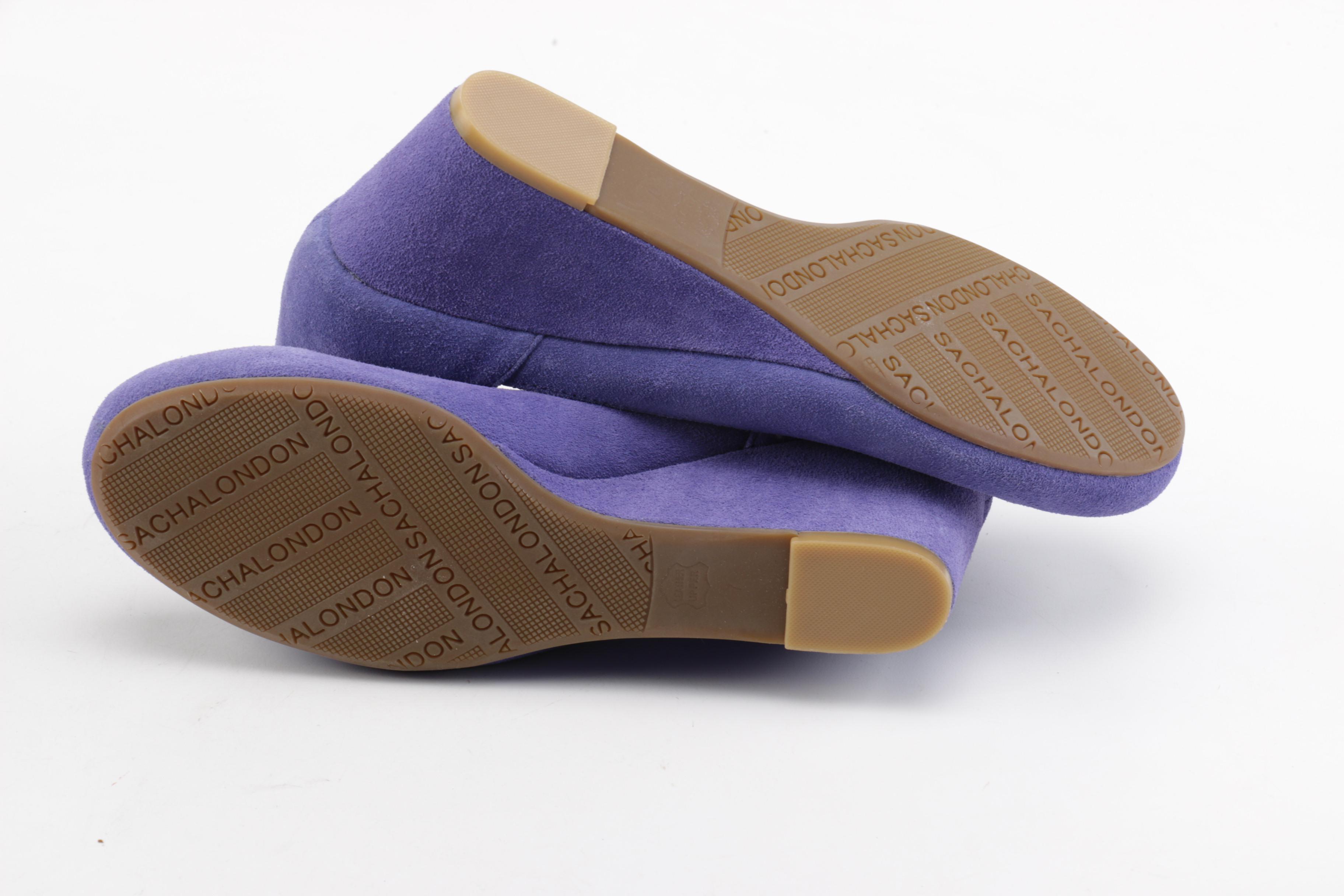 Sacha London and Ara Heels