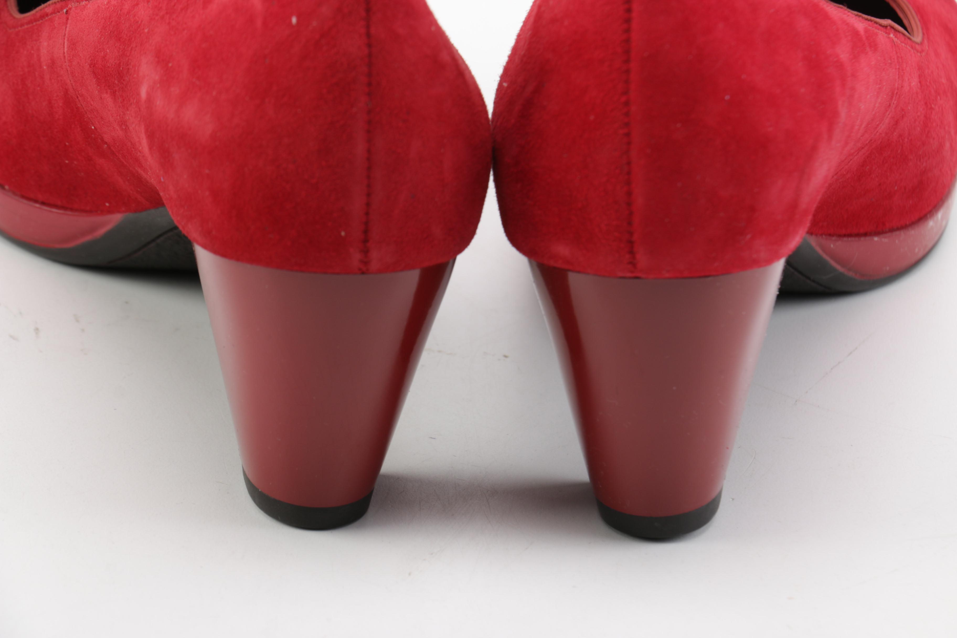 Sacha London and Ara Heels