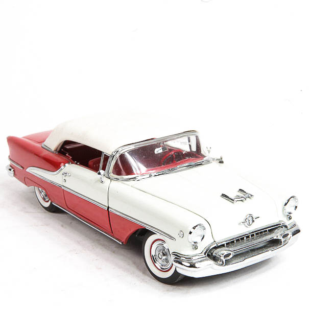 Danbury Mint 1955 Oldsmobile Super Eighty Eight Convertible Die Cast Car