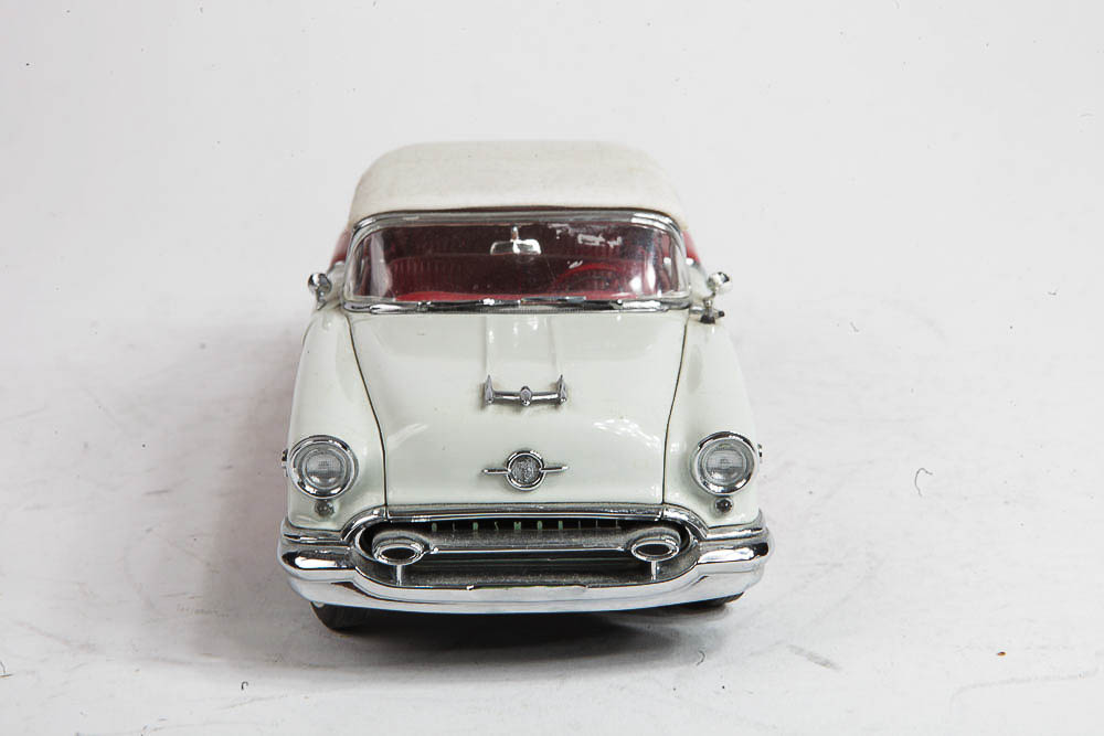 Danbury Mint 1955 Oldsmobile Super Eighty Eight Convertible Die Cast Car